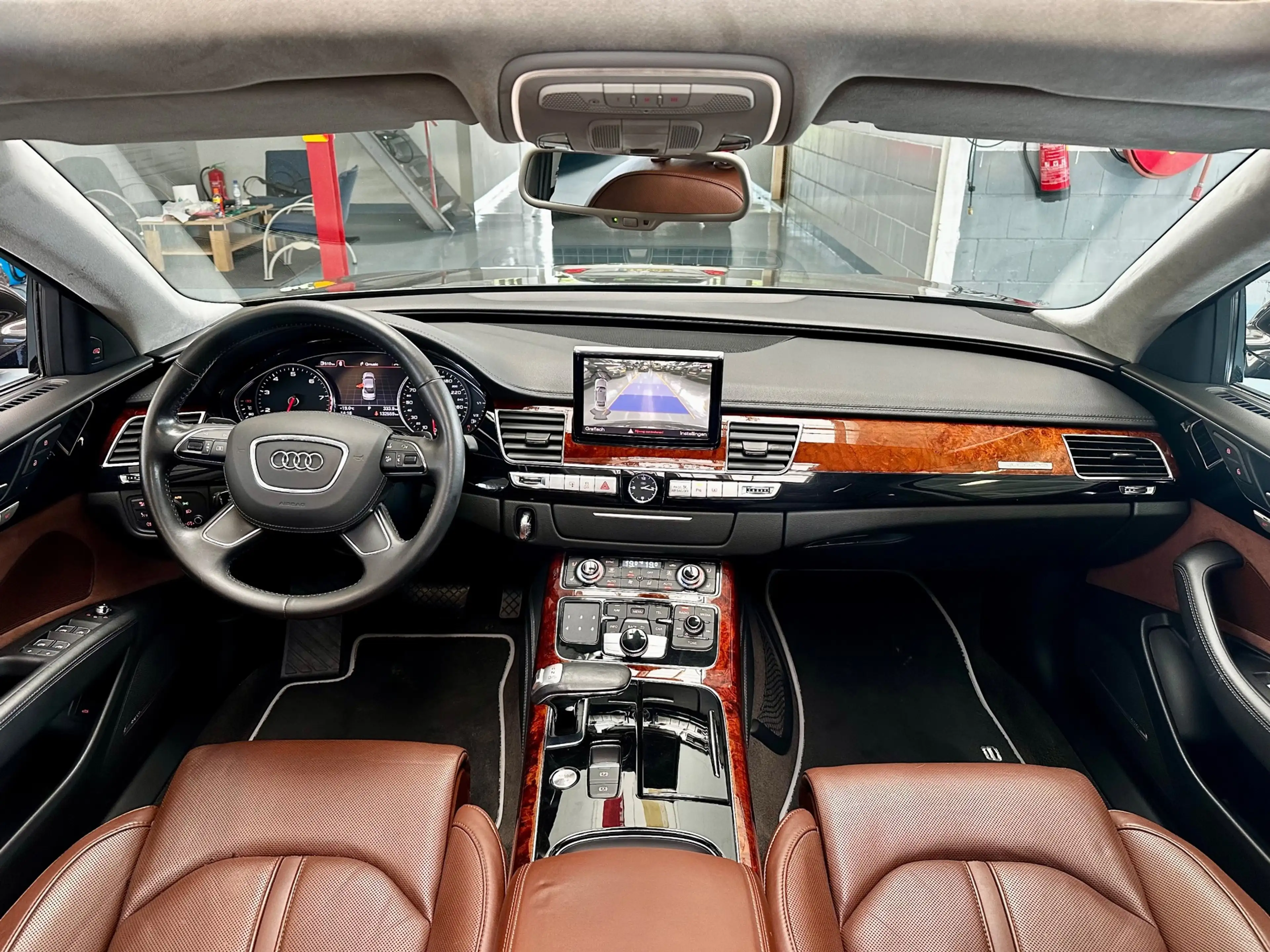 Audi A8 4.2 FSI quattro Pro Line+ — photo 11