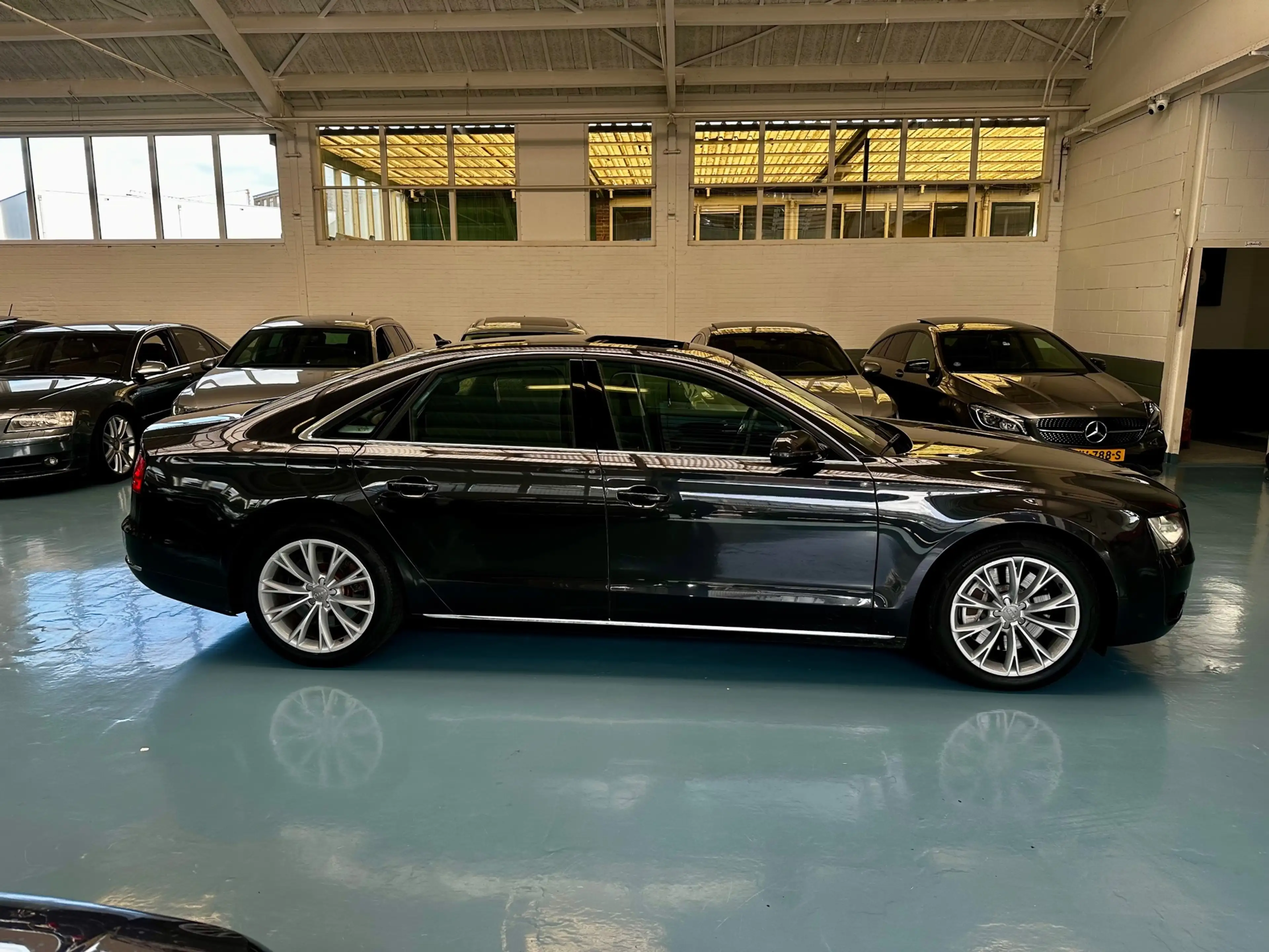 Audi A8 4.2 FSI quattro Pro Line+ — photo 6