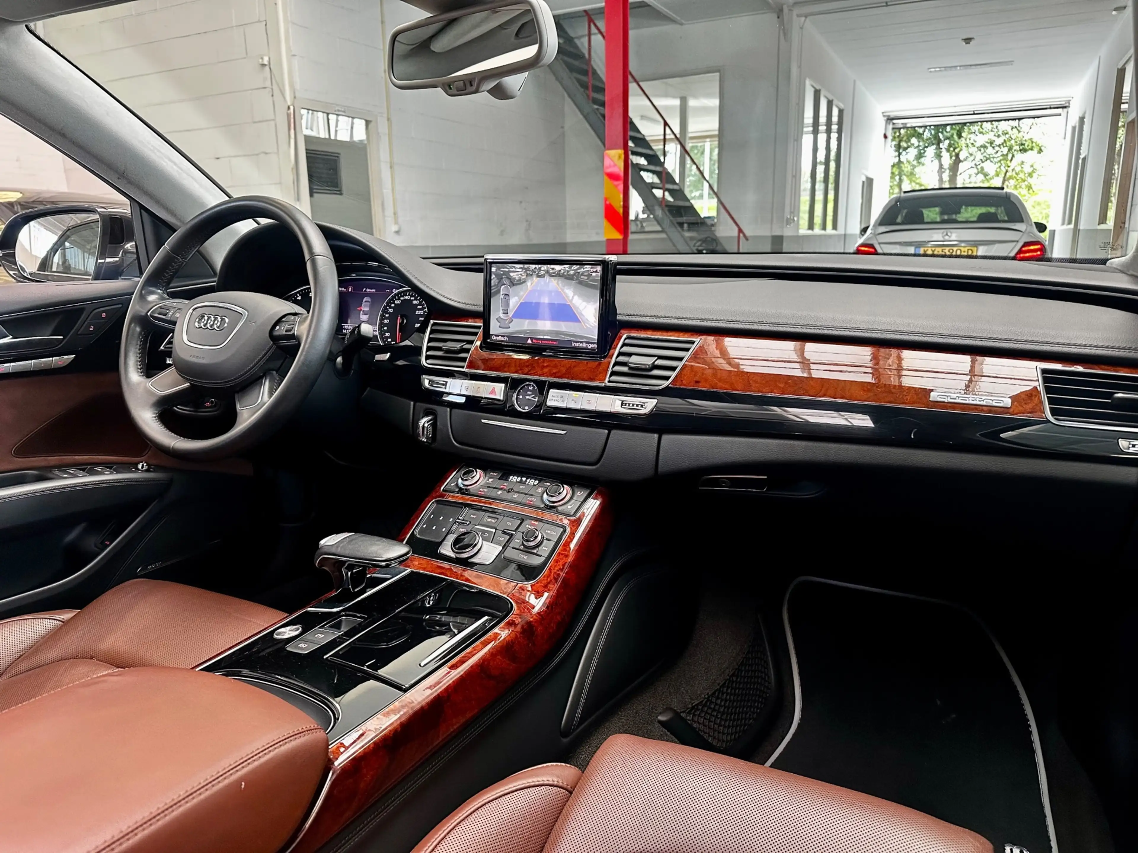 Audi A8 4.2 FSI quattro Pro Line+ — photo 12