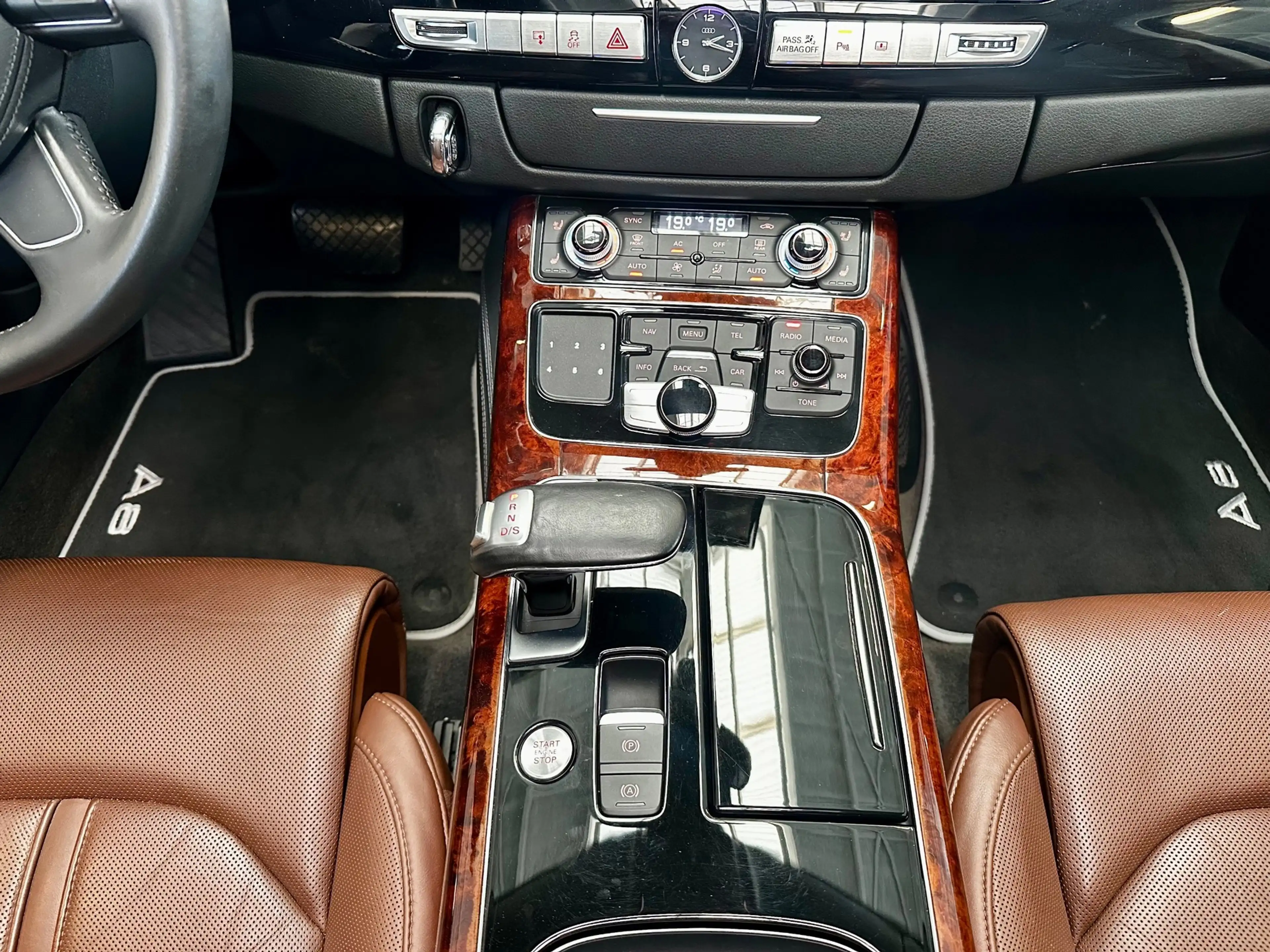 Audi A8 4.2 FSI quattro Pro Line+ — photo 14