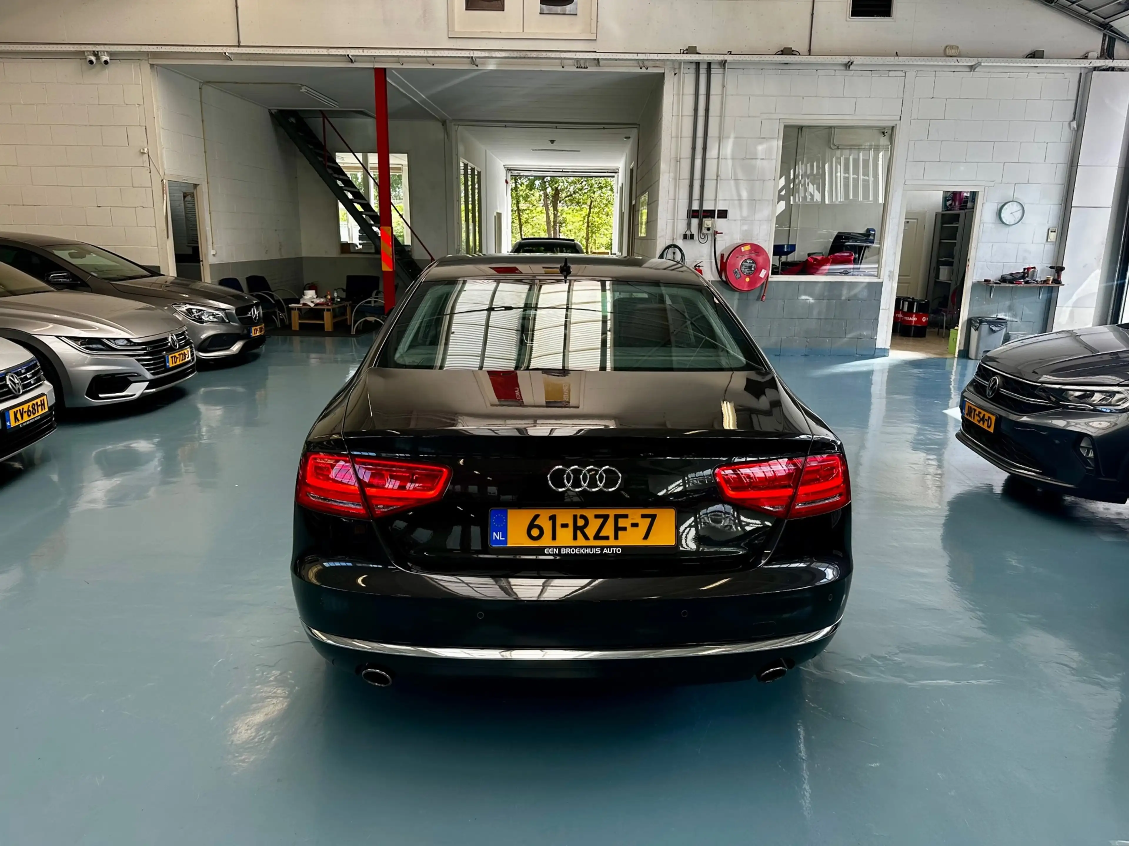 Audi A8 4.2 FSI quattro Pro Line+ — photo 4
