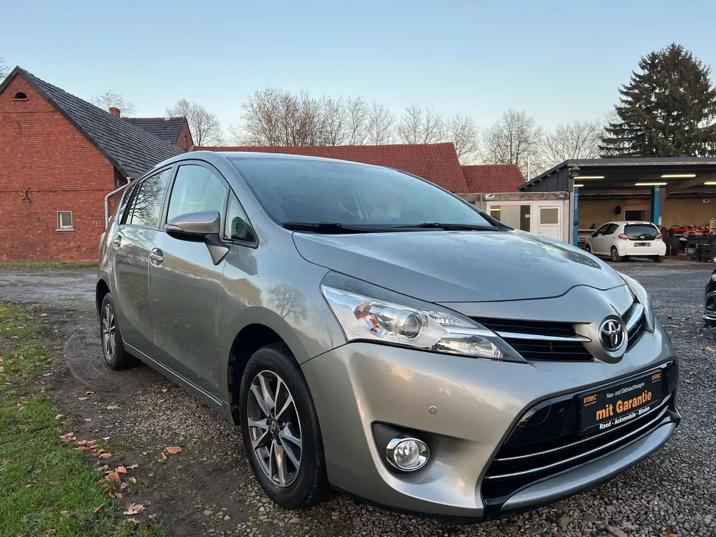 Toyota Verso Life*Kamera*TüvNeu*AHK Grau - 2