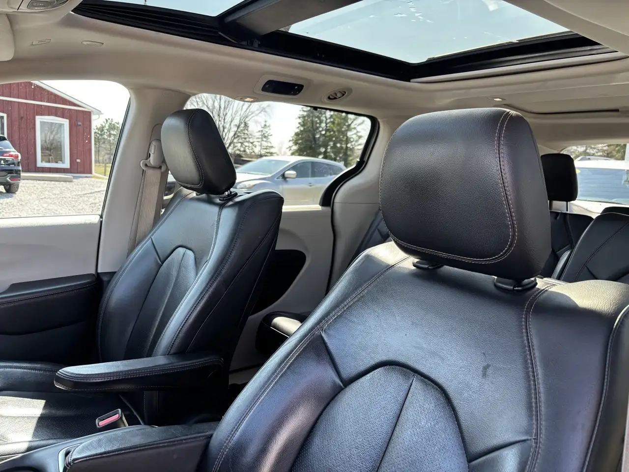 Chrysler Pacifica photo Chrysler Pacifica