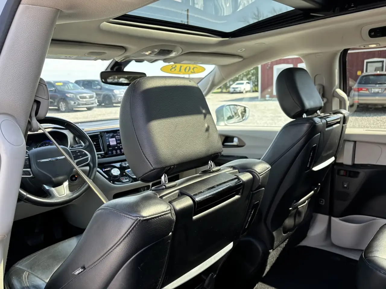 Chrysler Pacifica photo Chrysler Pacifica