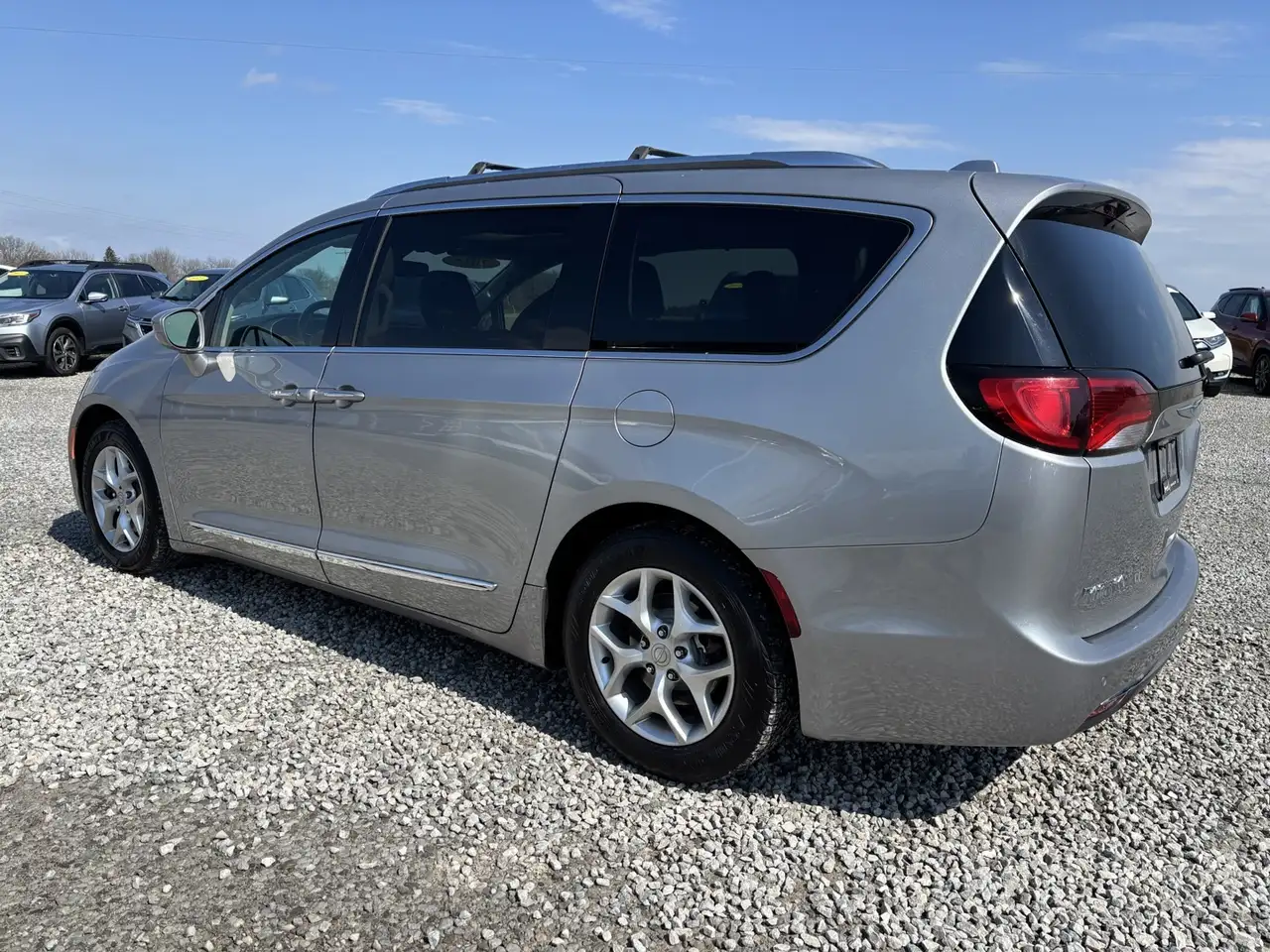 Chrysler Pacifica photo Chrysler Pacifica