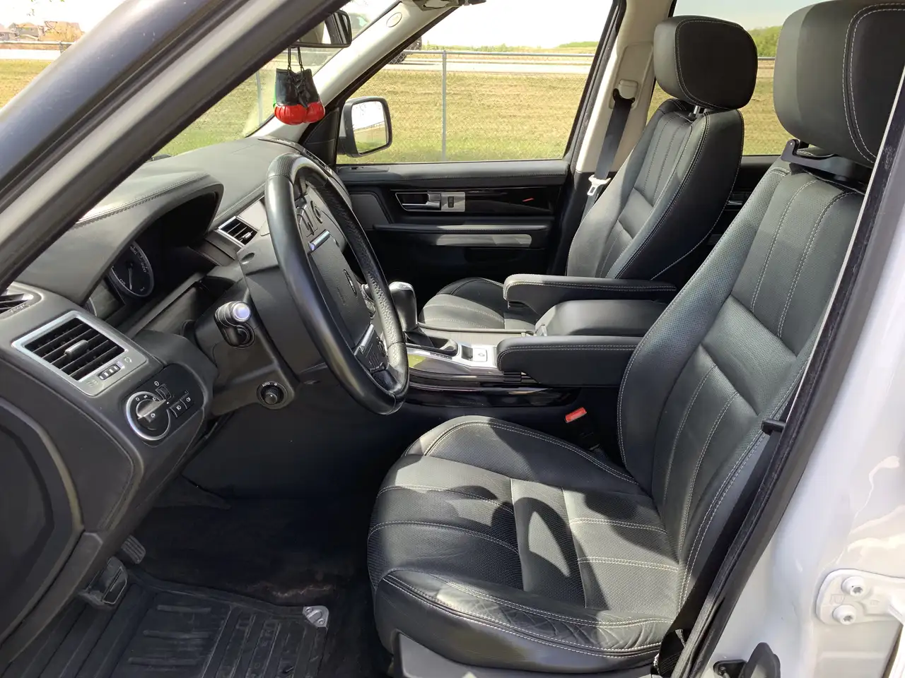 Land Rover Range Rover Sport снимка Land Rover Range Rover Sport