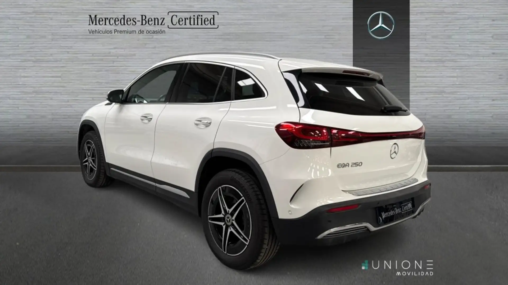 Mercedes-Benz EQA 250 AMG Line - 2