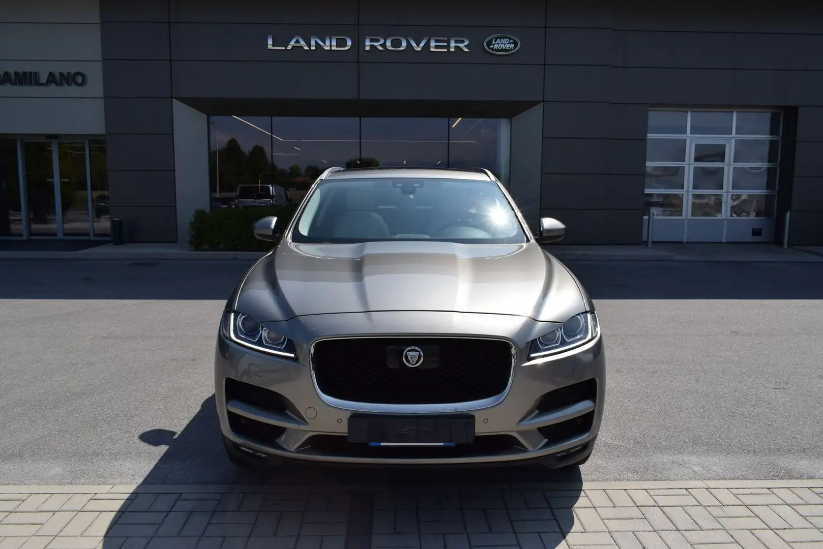 Jaguar F-Pace 2.0 D 180 CV AWD aut. Prestige PER OPERATORI DEL Grigio - 2