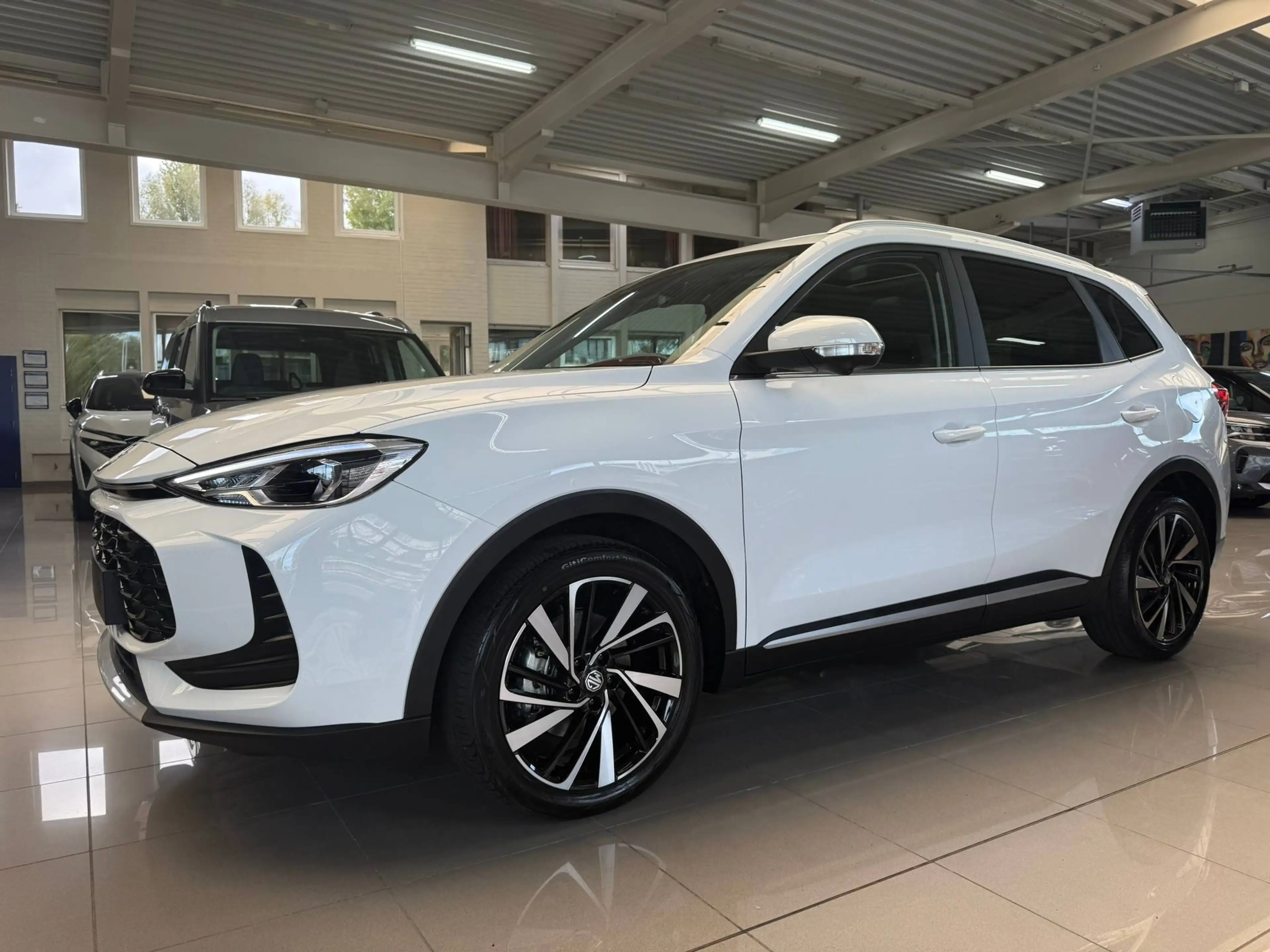 MG ZS 1.5i HYBRID+ 197pk(!!) LUXURY PANO DAK LEDER NIEUW !! — photo 15