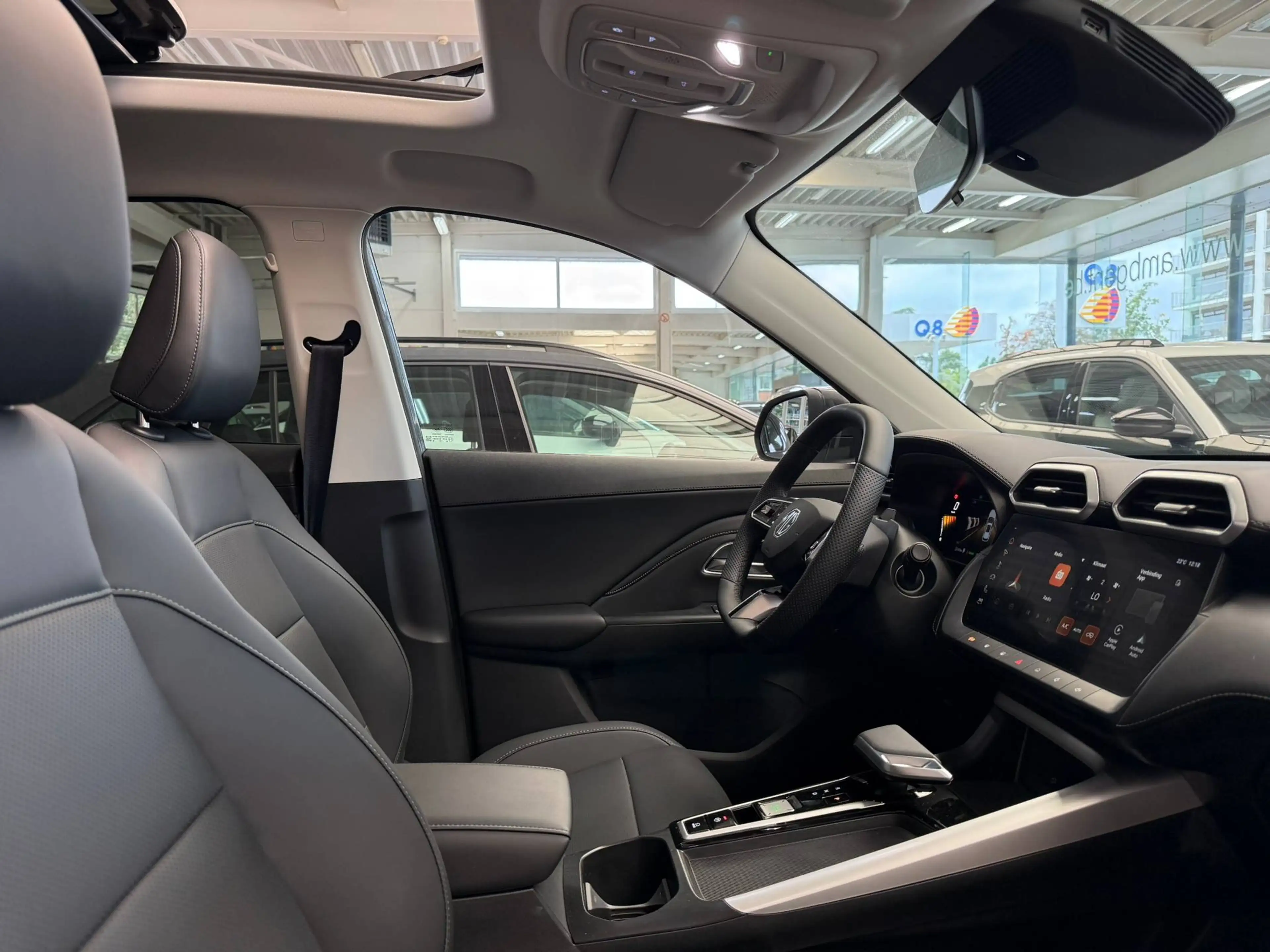 MG ZS 1.5i HYBRID+ 197pk(!!) LUXURY PANO DAK LEDER NIEUW !! — photo 6