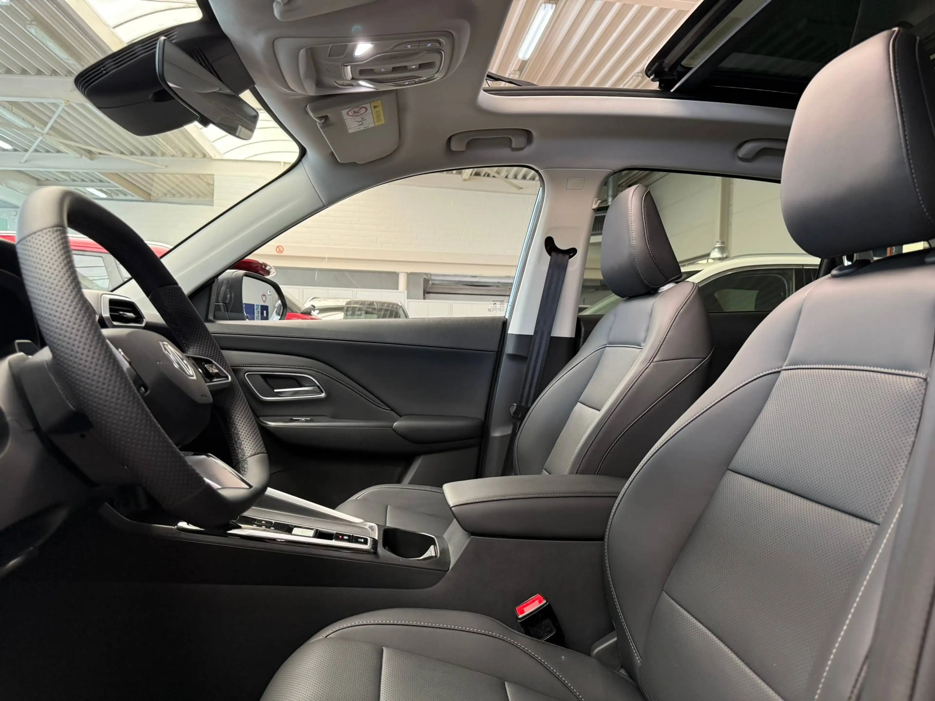 MG ZS 1.5i HYBRID+ 197pk(!!) LUXURY PANO DAK LEDER NIEUW !! — photo 5