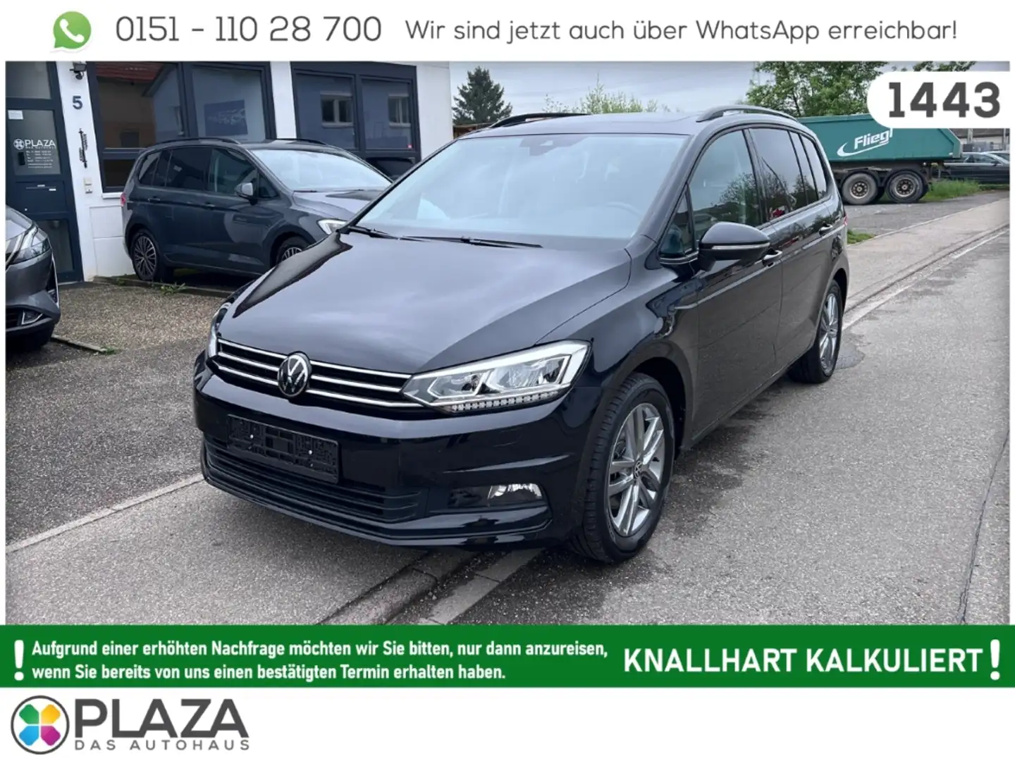 Volkswagen Touran 1.5TSI DSG 7S AHK PANO DYN RFK eHECK KEY Schwarz - 1