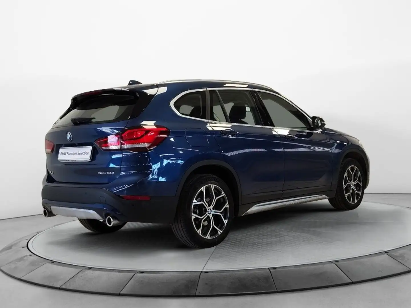 BMW X1 sDrive18d xLine Plus Blu/Azzurro - 2