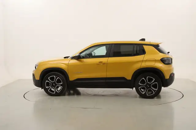 Jeep Avenger view 2
