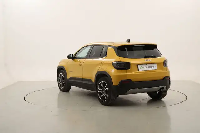 Jeep Avenger view 3
