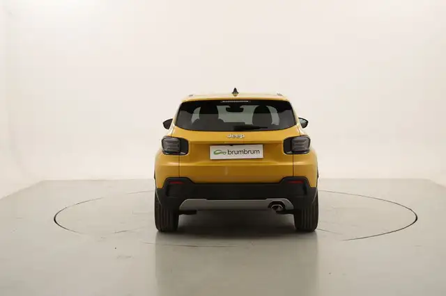 Jeep Avenger view 4