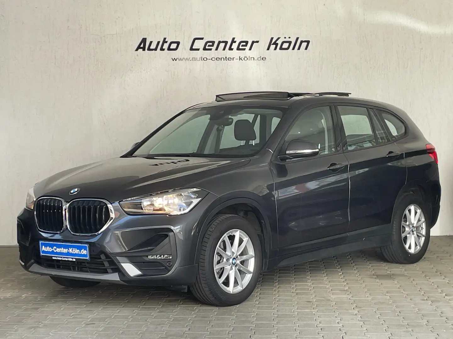 BMW X1 sDrive 18 d*Navi*Pano*1.Hand* Gris - 1