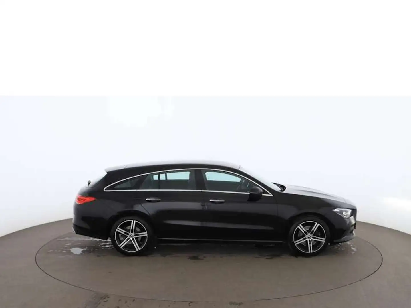 Mercedes-Benz CLA 220 d SB Progressive Aut LED NAVI LEDER R-CAM Černá - 2