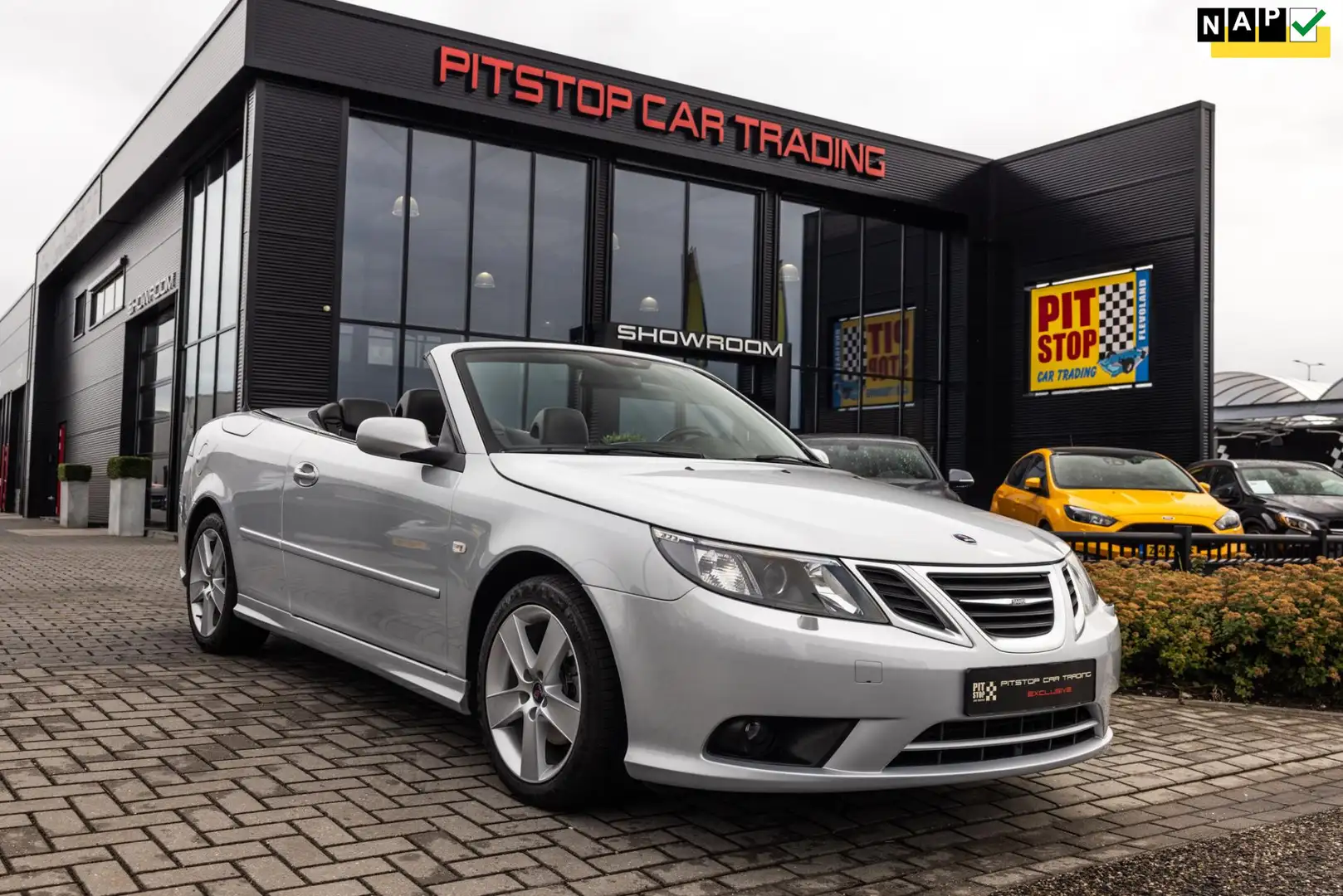 Saab 9-3 Cabrio 2.0 T Vector, 200PK, Automaat, Memory stoel Grijs - 1