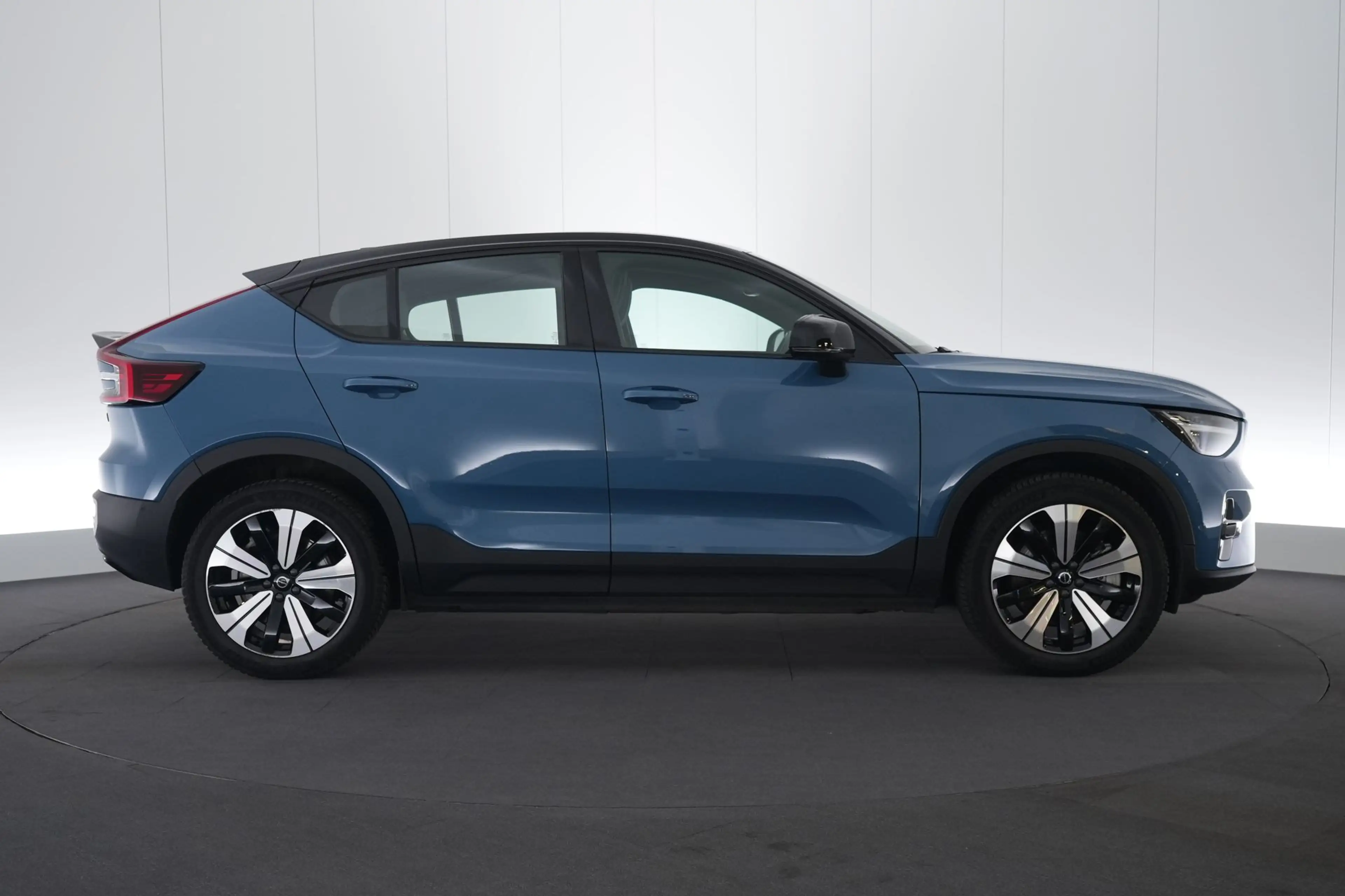 Volvo C40 Recharge Twin Launch Ed. LEDER/ALCANTARA LED GPS P — photo 5