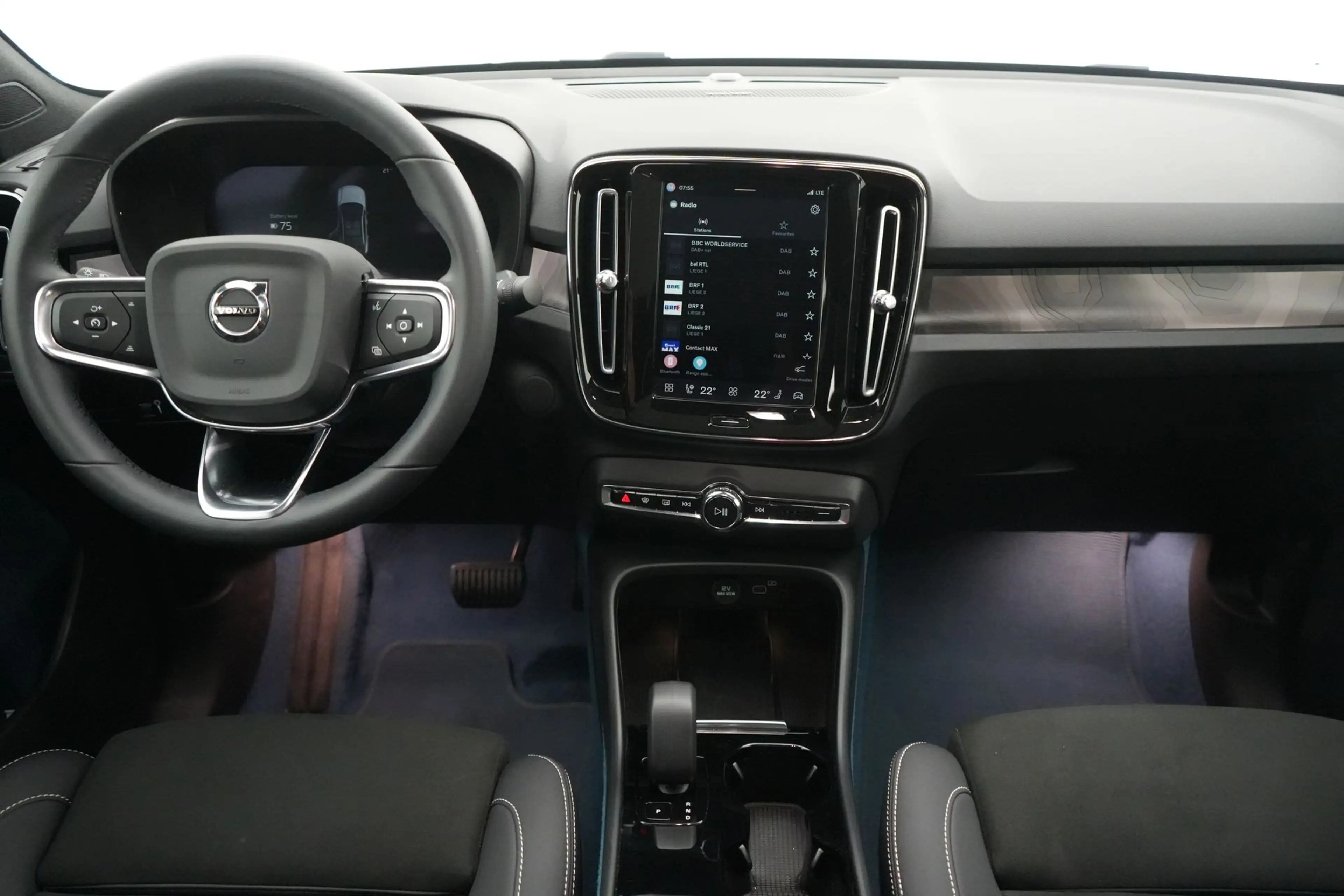 Volvo C40 Recharge Twin Launch Ed. LEDER/ALCANTARA LED GPS P — photo 13