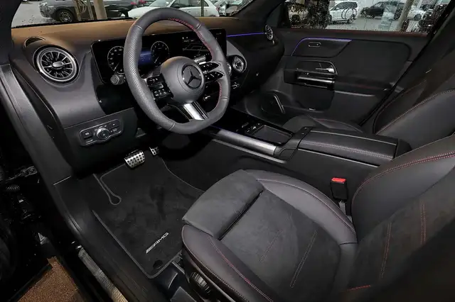 Mercedes-Benz Gla view 9
