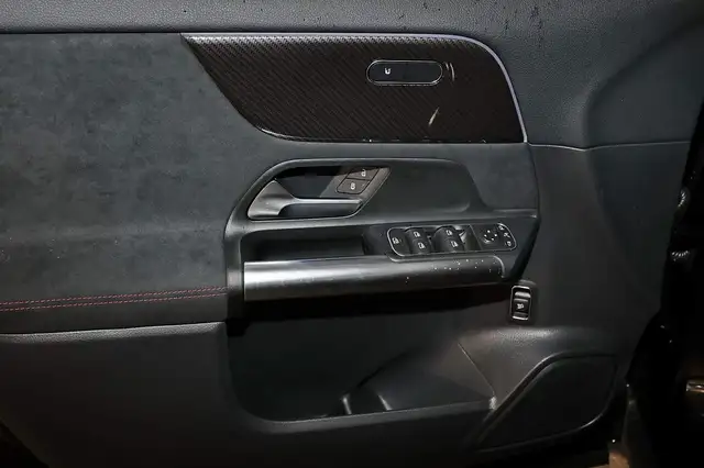 Mercedes-Benz Gla view 12
