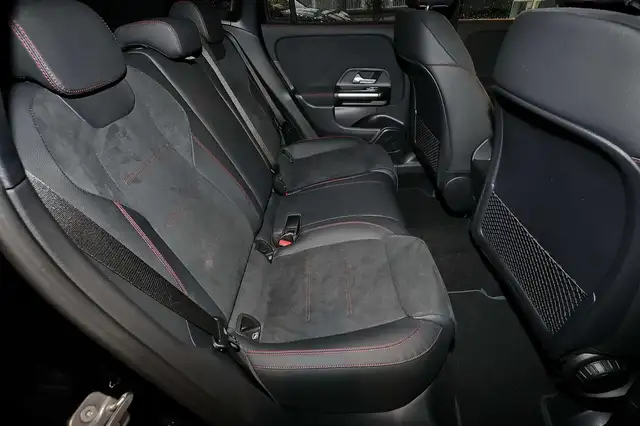 Mercedes-Benz Gla view 6