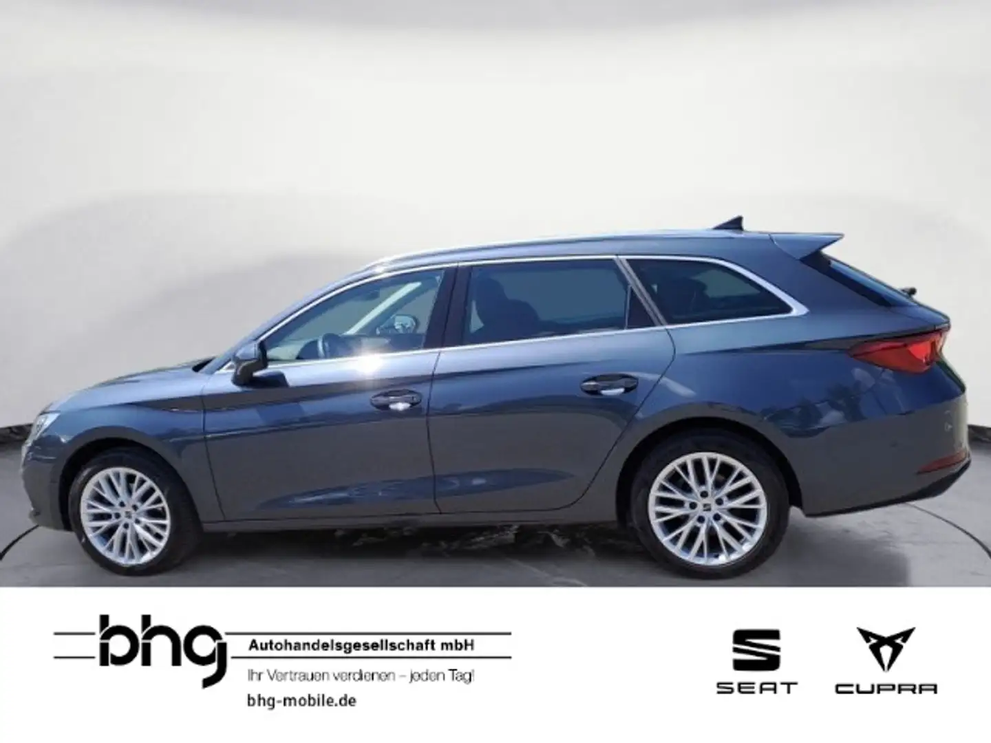 SEAT Leon Sportstourer 1.5 eTSI DSG Xcellence LED Nav Gris - 2