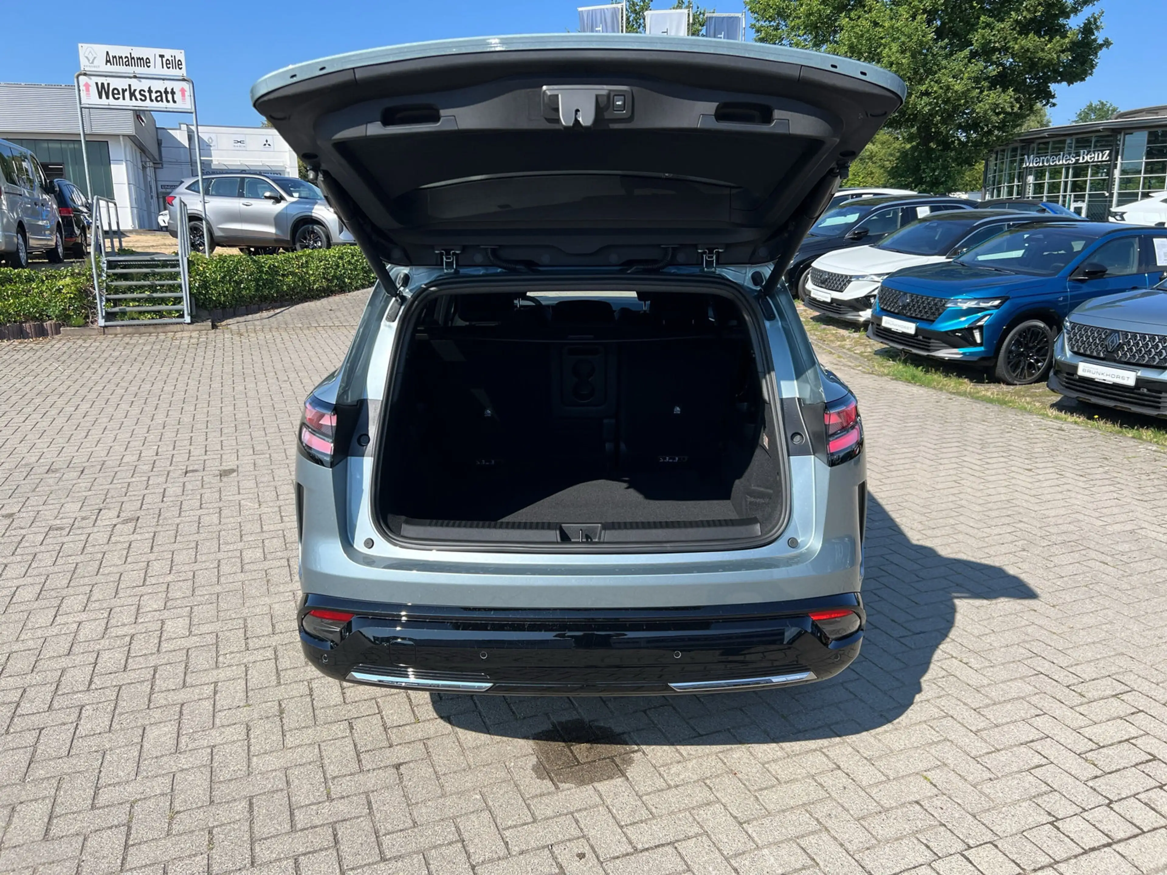 Renault Espace E-TECH 200 Full Hybrid Esprit Alpine 5-S+SHZ+360° — photo 15