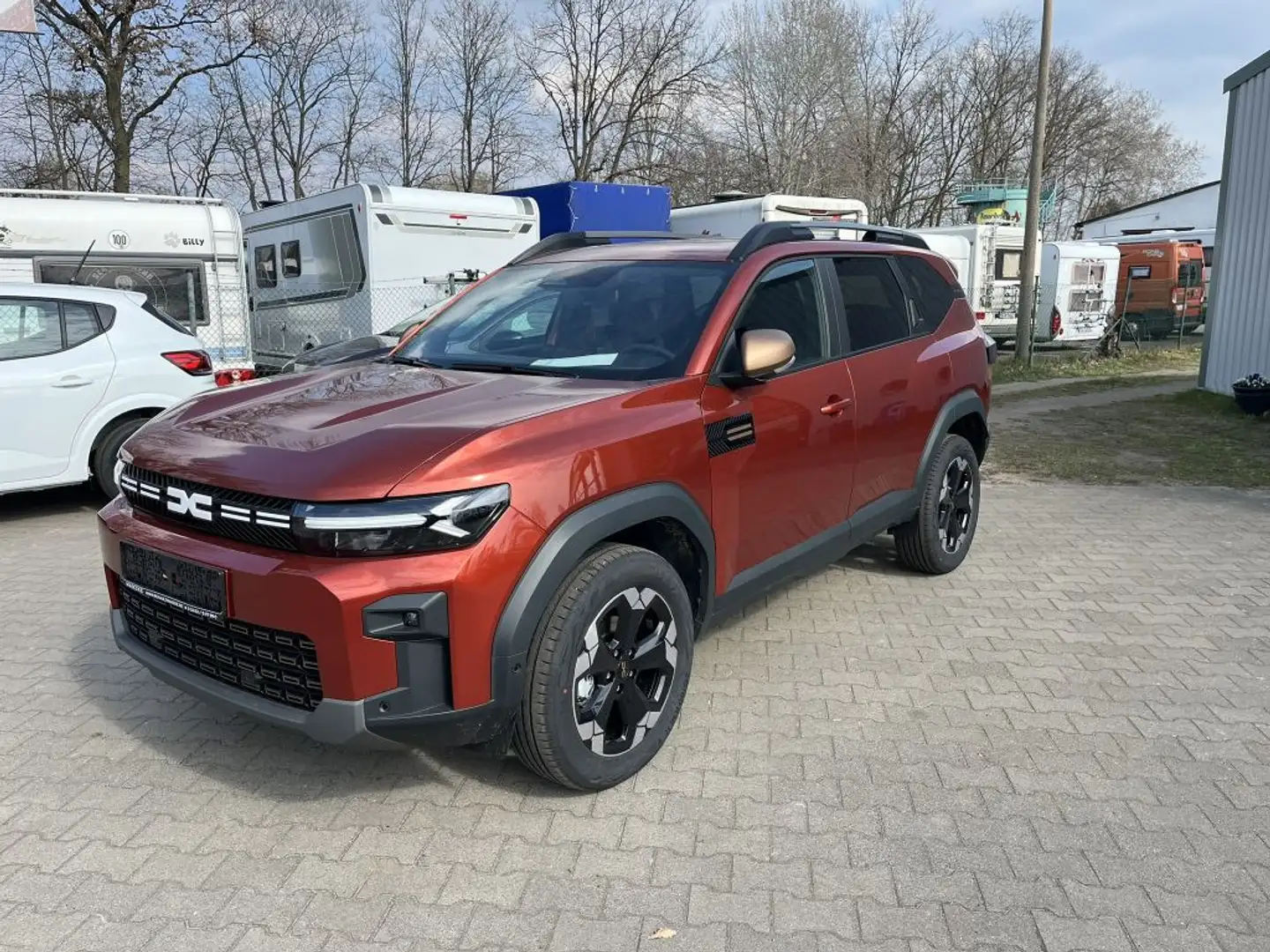 Dacia Bigster TCe 140 Extreme / Lagerwagen Hnědá - 1