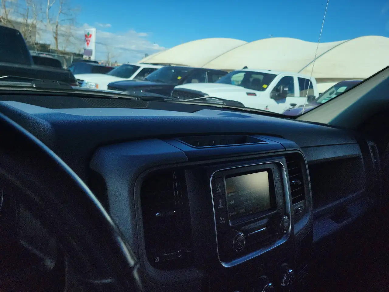 RAM 1500 снимка RAM 1500