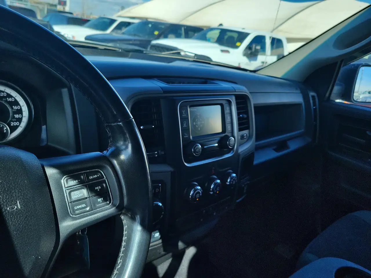 RAM 1500 снимка RAM 1500