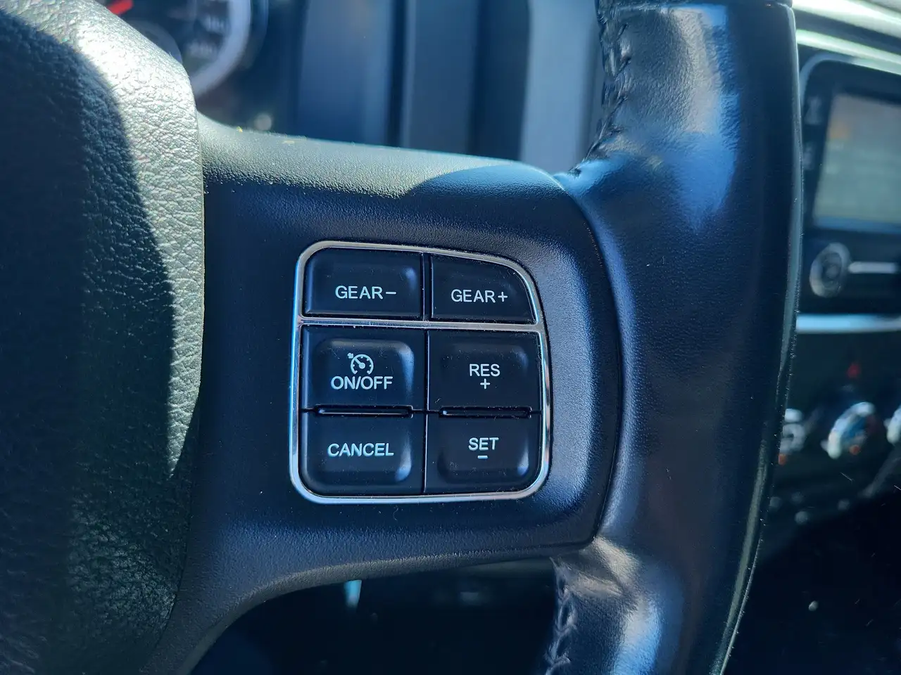 RAM 1500 снимка RAM 1500