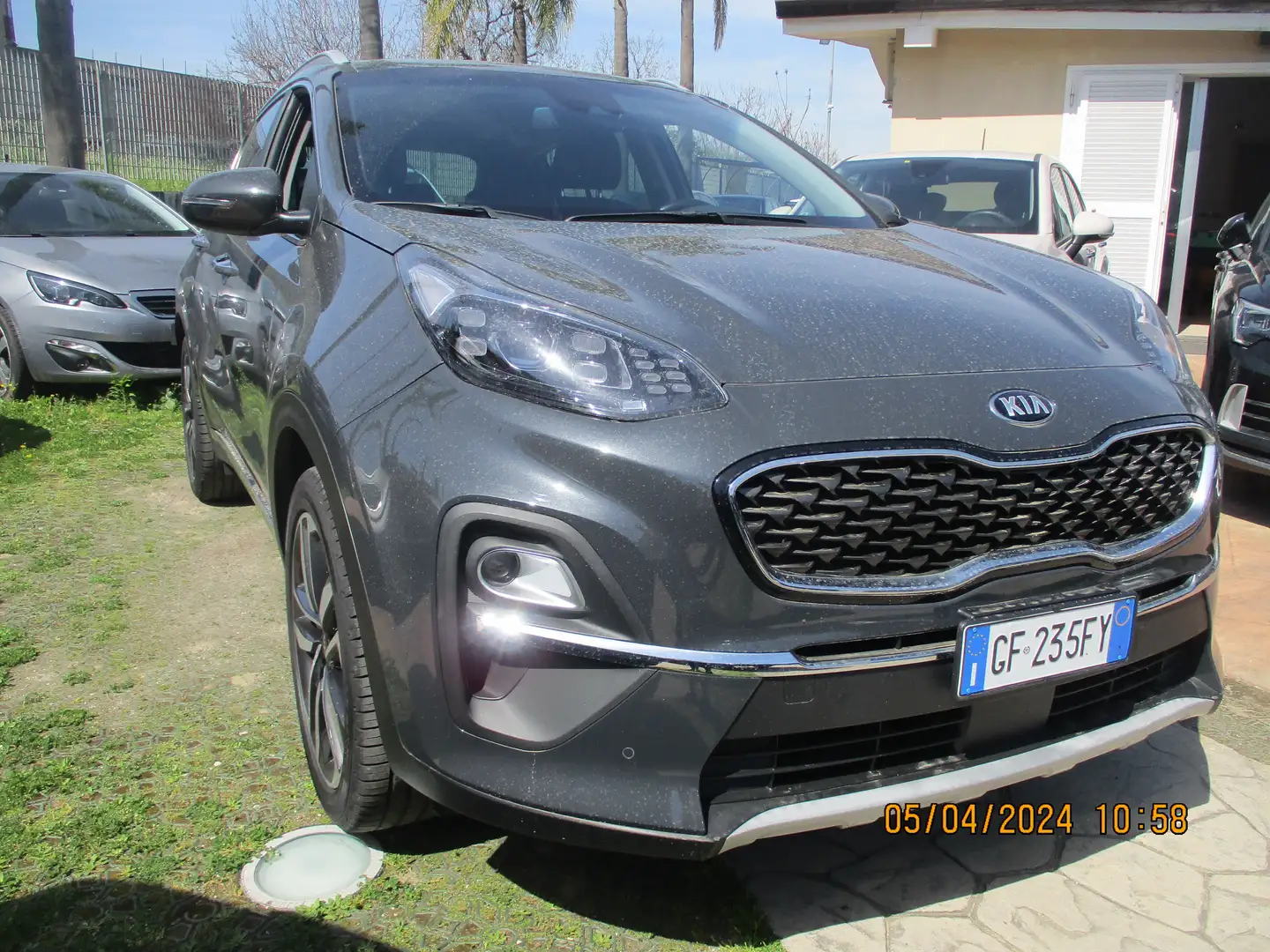 Kia Sportage Sportage 1.6 crdi mhev Urban 2wd 136cv Gris - 2