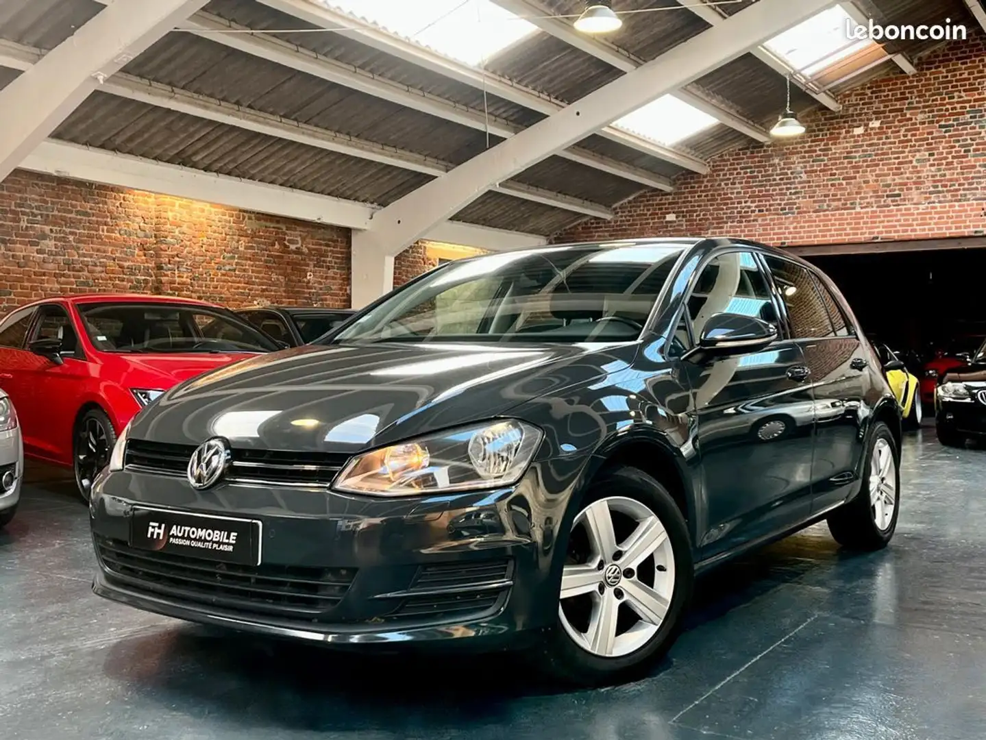 Volkswagen Golf VII 1.2L TSI 85ch Sièges chauffants GPS & Bluetoot Gris - 1