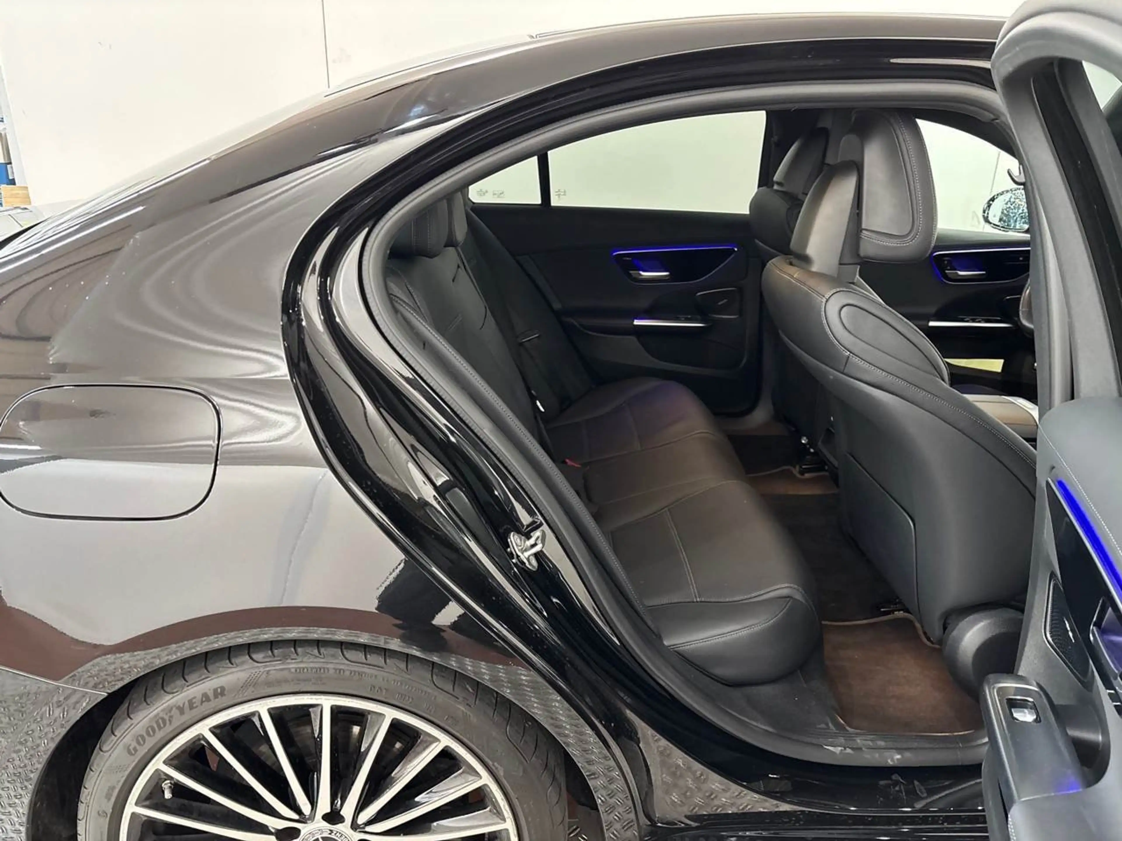 Mercedes-Benz C 220 d / 250 AMG Line SpoSi StHz BLIS Key LED — photo 12