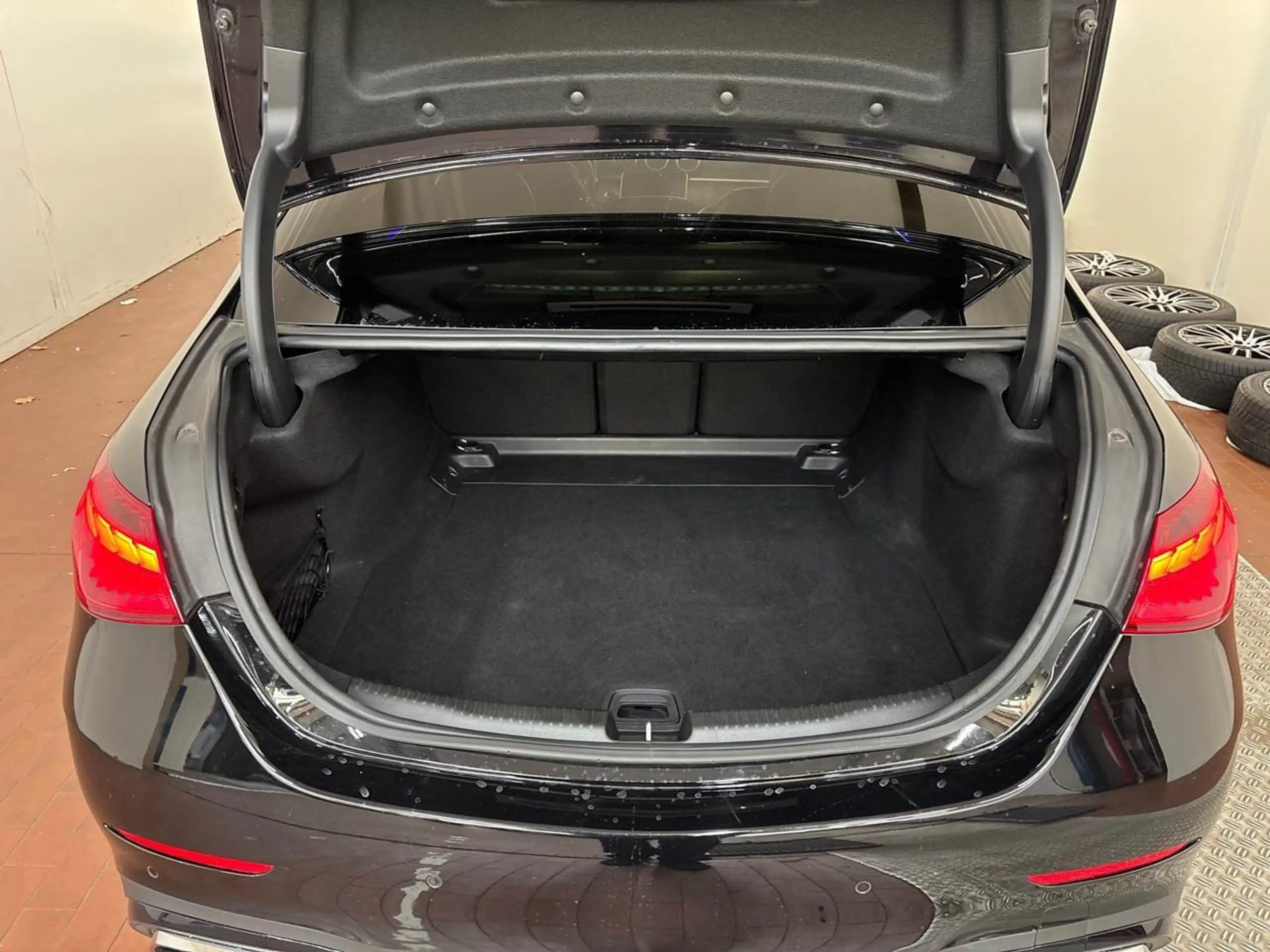 Mercedes-Benz C 220 d / 250 AMG Line SpoSi StHz BLIS Key LED — photo 14