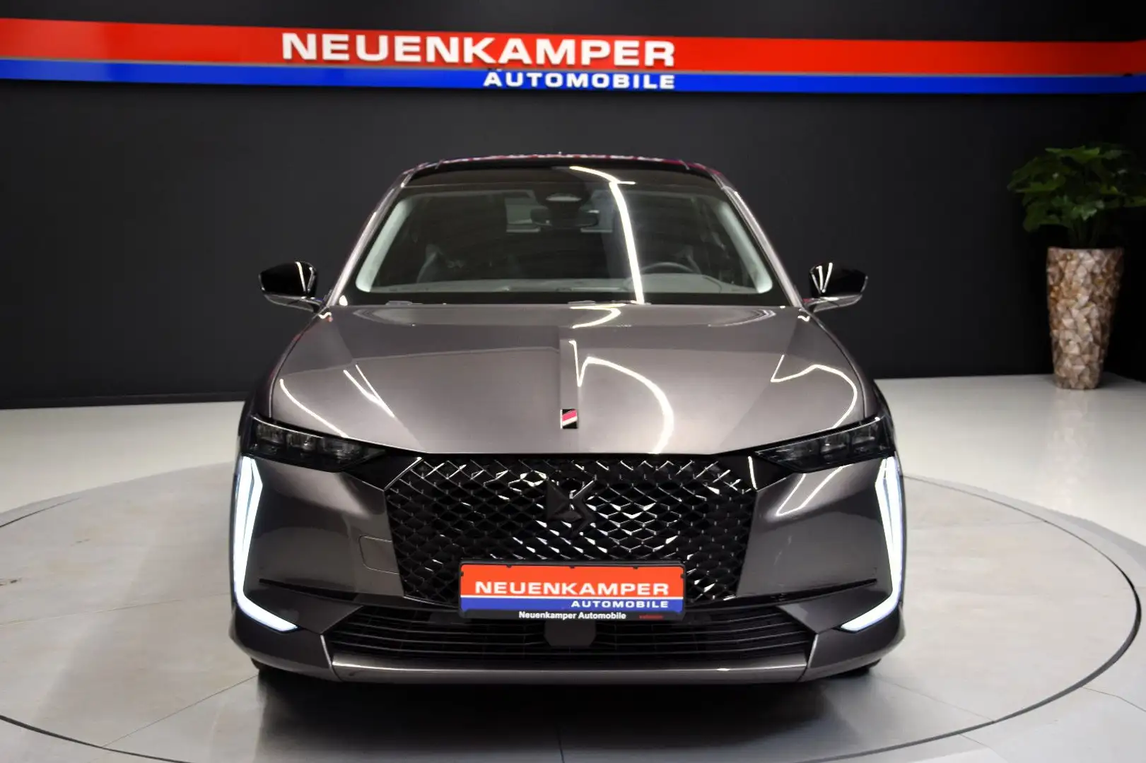 DS Automobiles DS 4 Performance Line Pano Sitzheizung Grau - 2