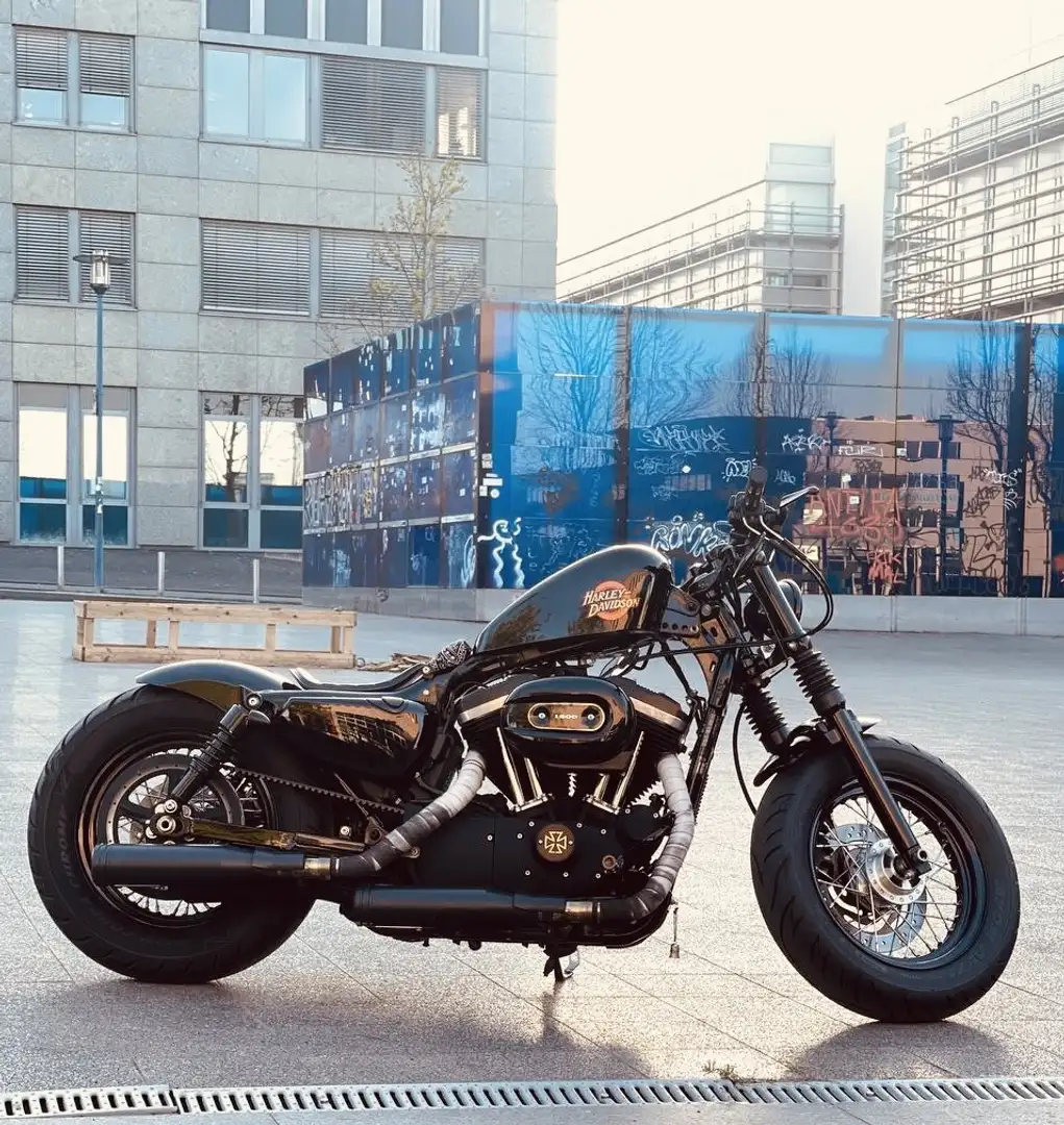 Harley-Davidson 1200 Custom - 2