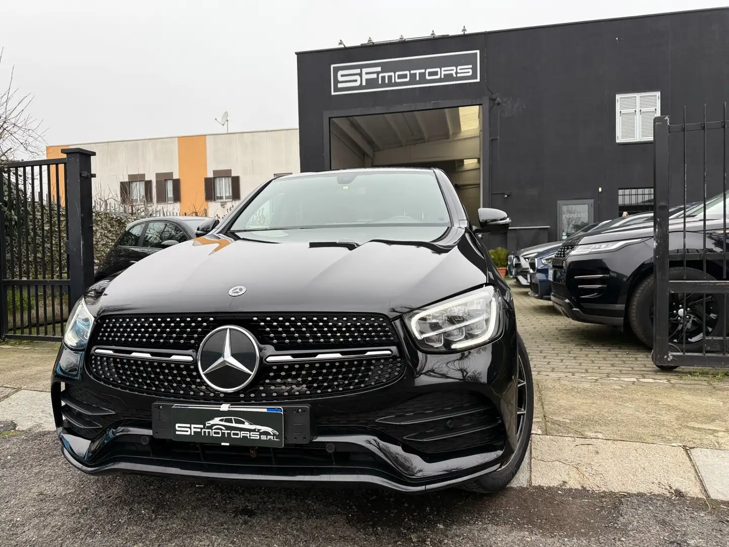 Mercedes-Benz GLC 300 GLC 300 de 4Matic EQ-Power Coupé Premium Plus Zwart - 1