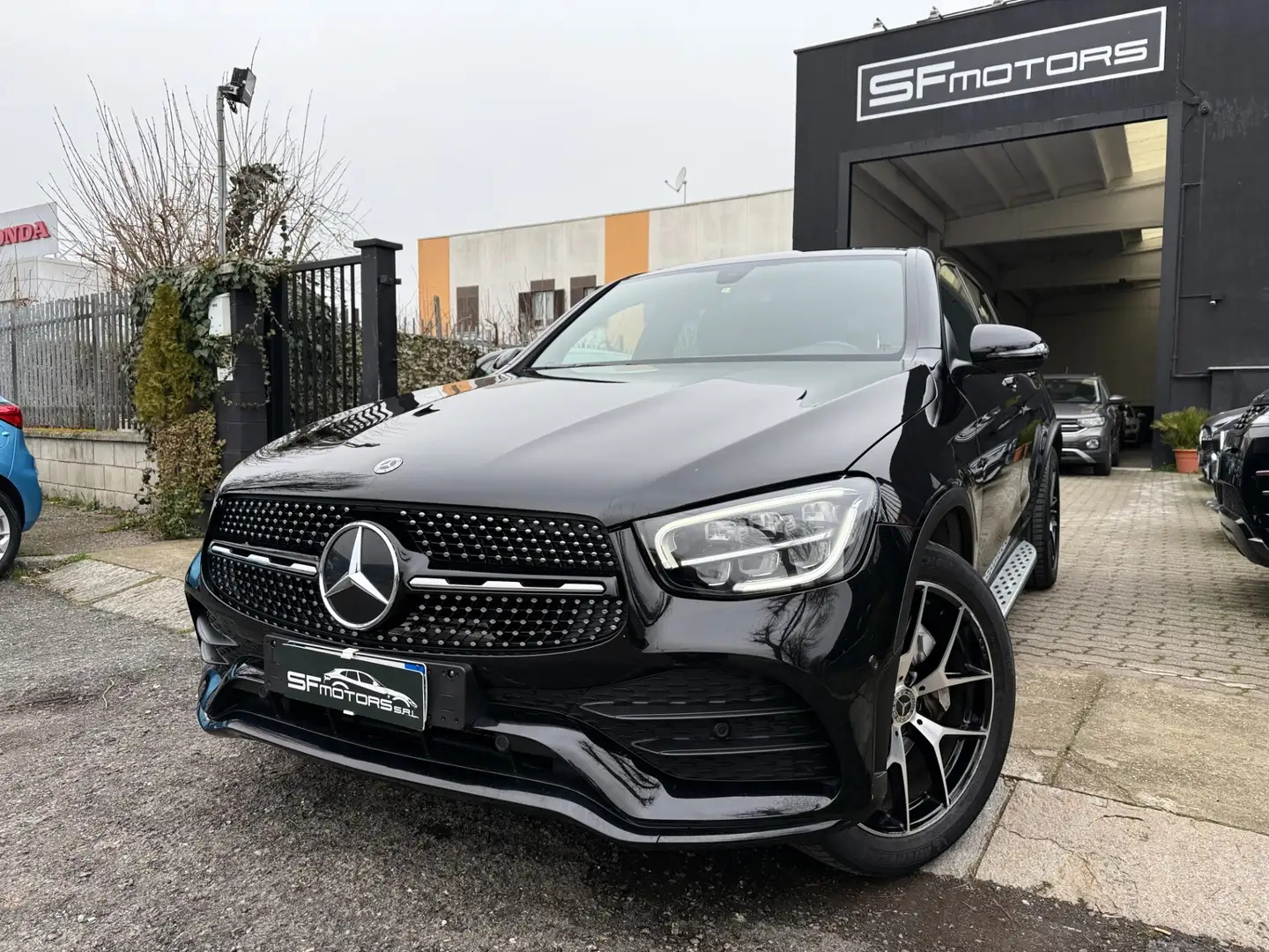 Mercedes-Benz GLC 300 GLC 300 de 4Matic EQ-Power Coupé Premium Plus Zwart - 2