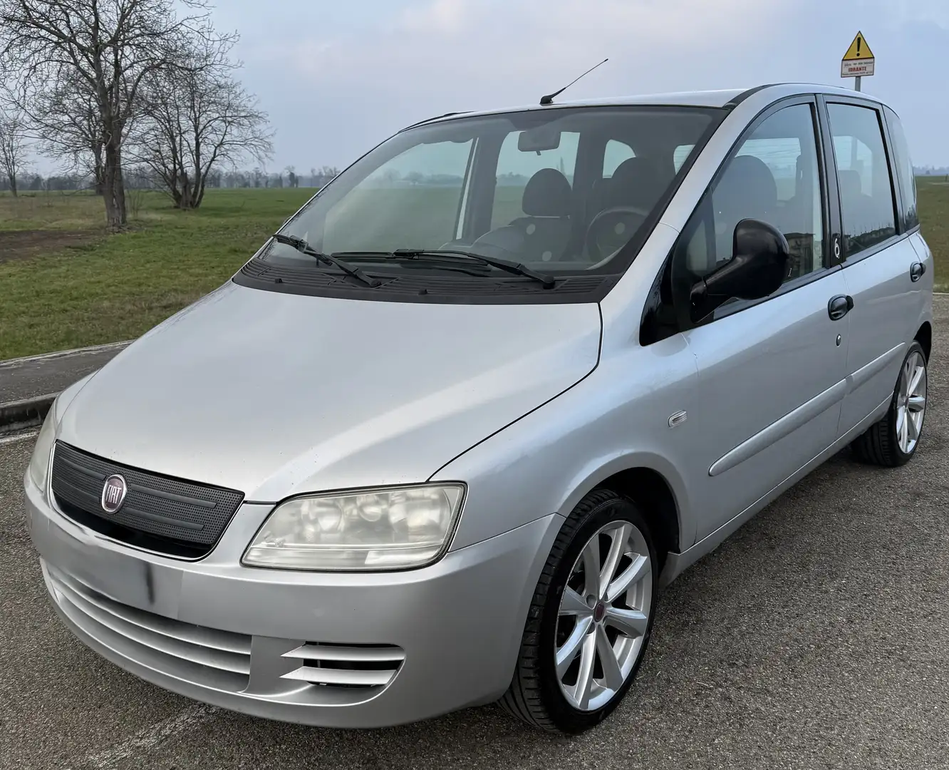 Fiat Multipla 1.9 mjt Emotion 120cv Grau - 2