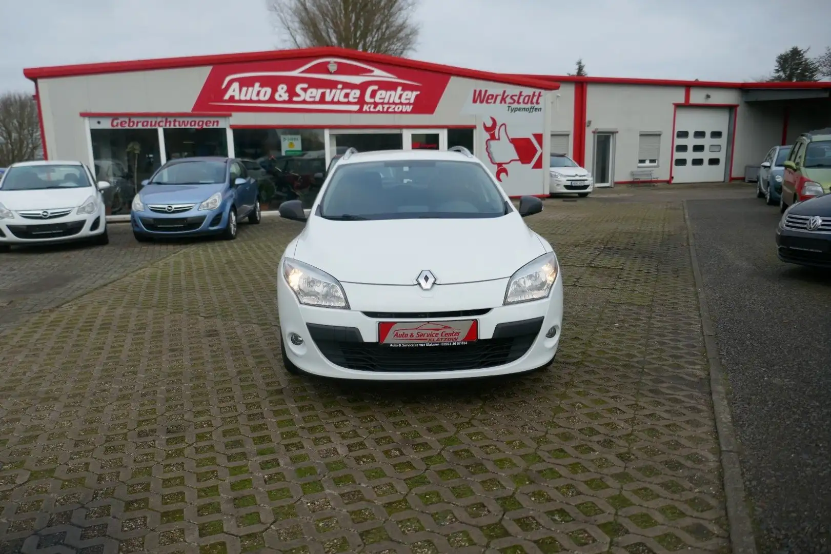 Renault Megane Grandtour 1.6  Ganzjahresreifen Weiß - 2