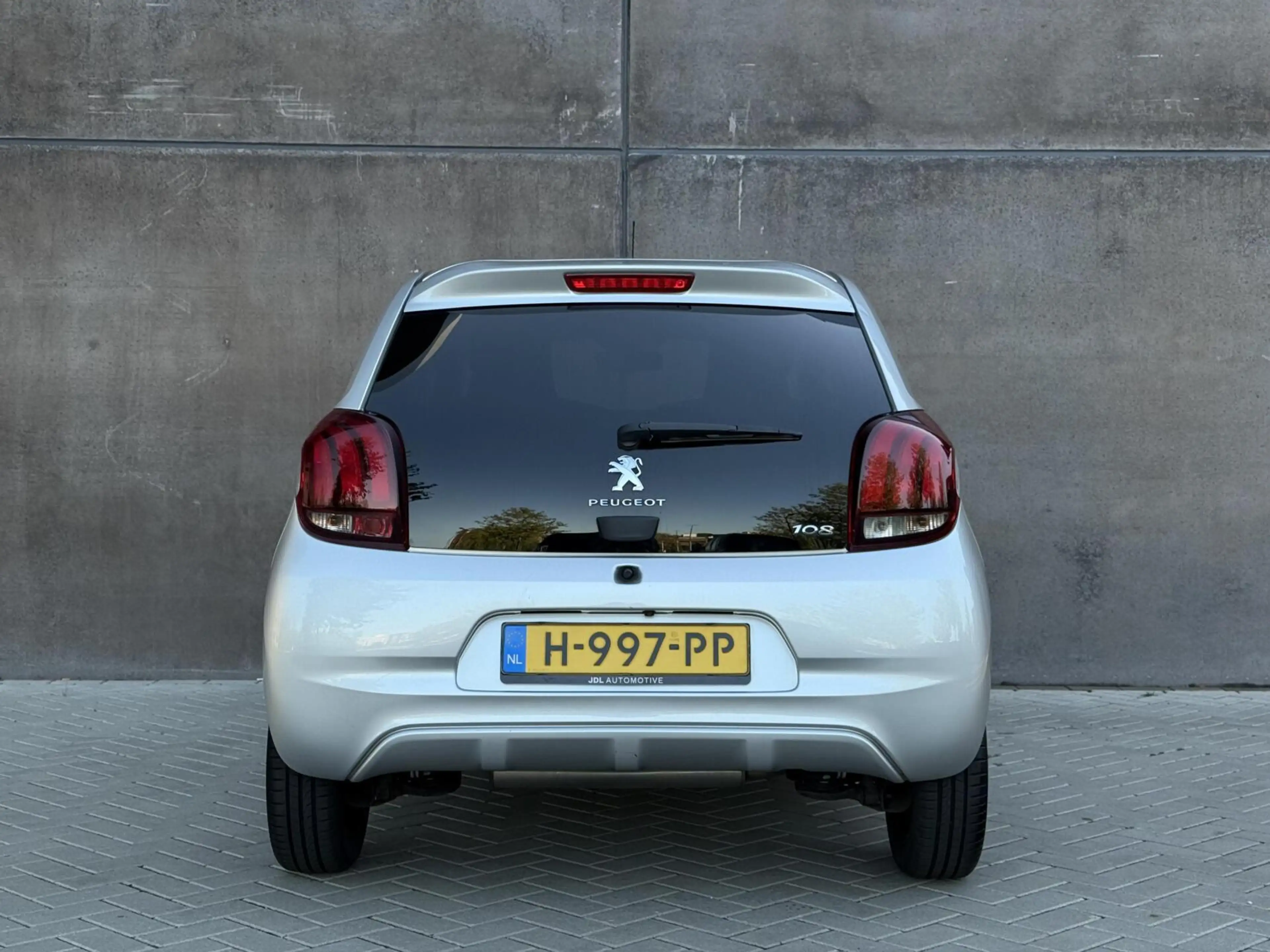 Peugeot 108 1.0 e-VTi Allure | CarPlay | Camera | Climate cont — photo 14