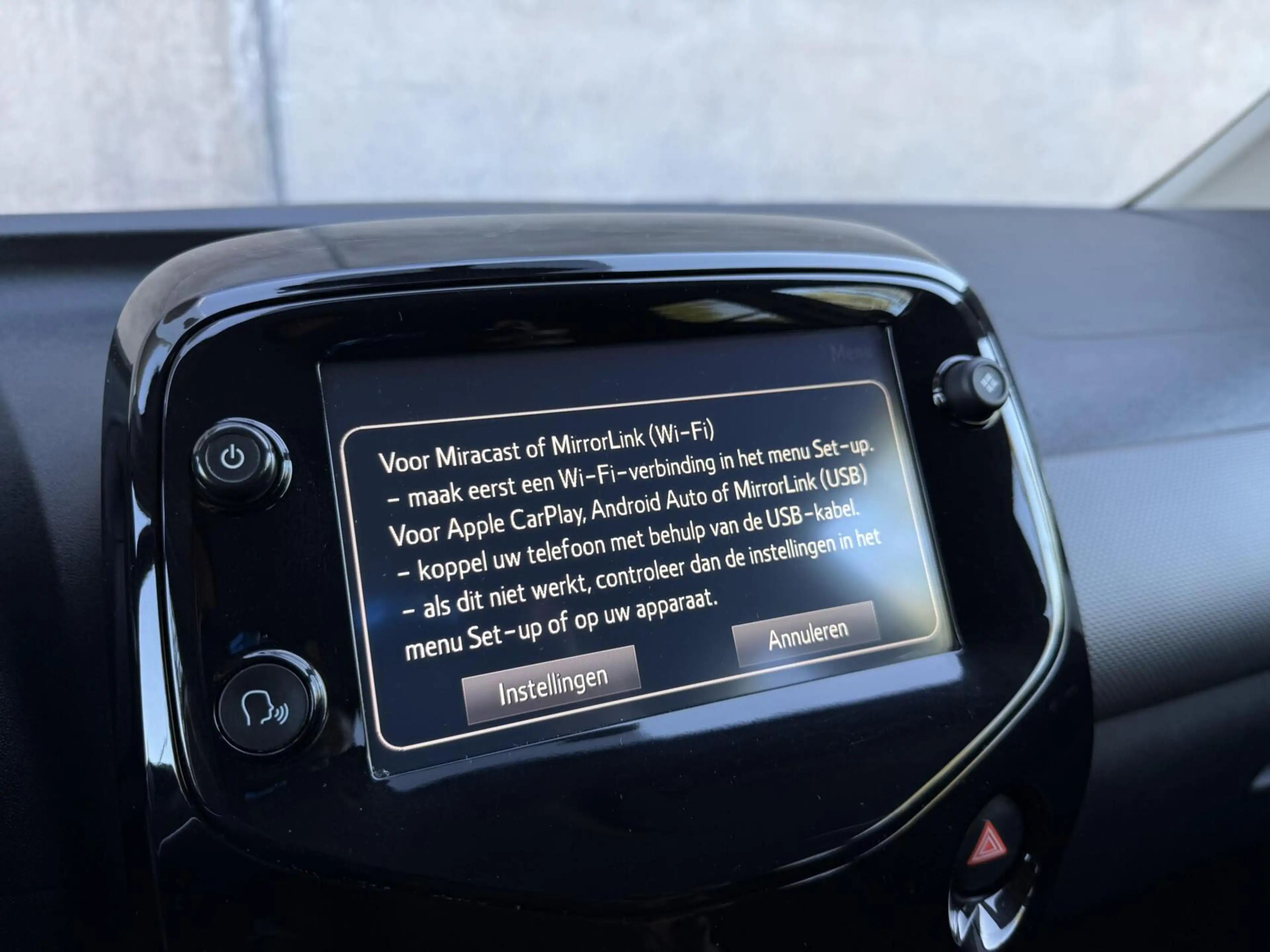 Peugeot 108 1.0 e-VTi Allure | CarPlay | Camera | Climate cont — photo 8