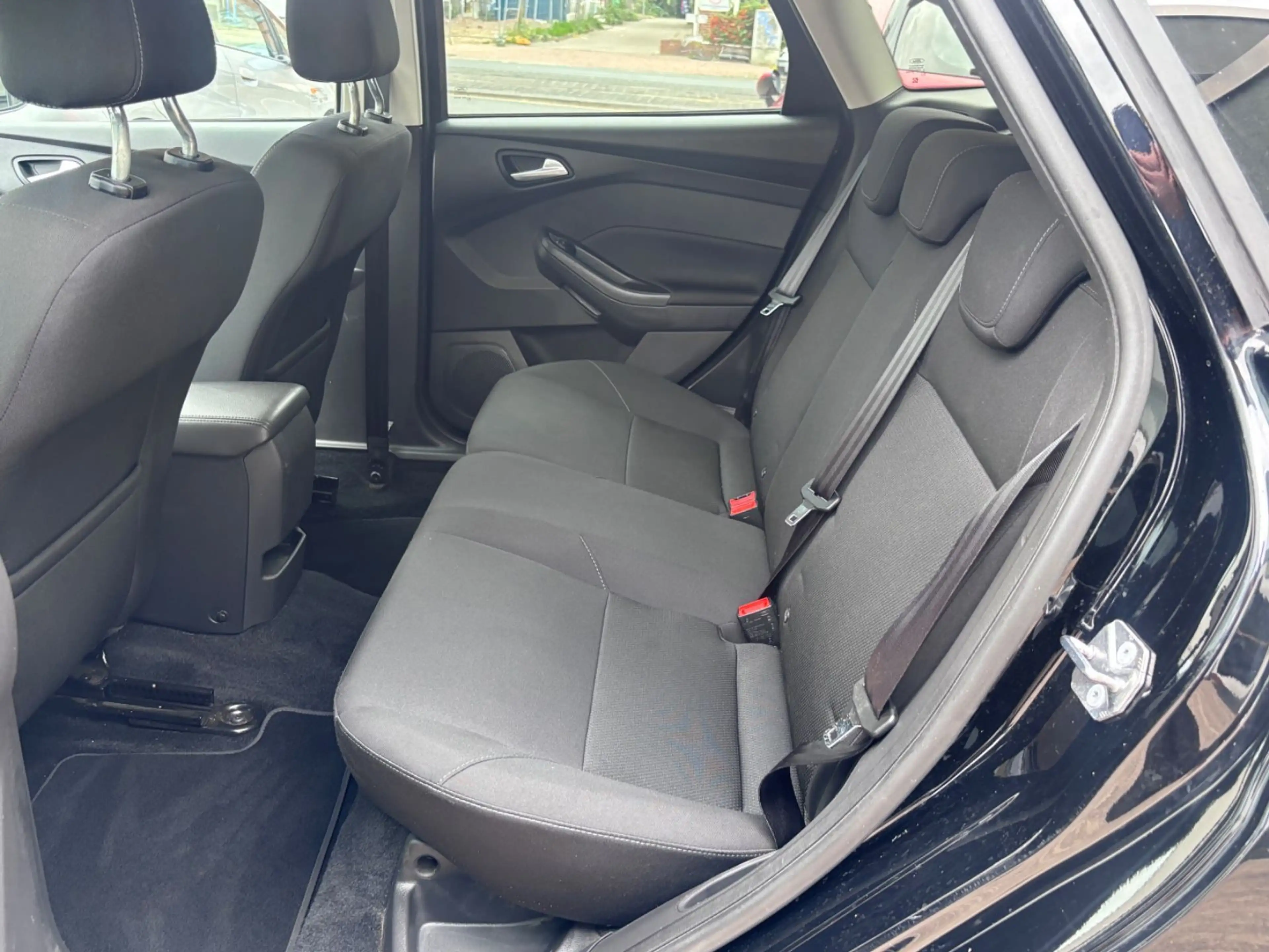 Ford Focus Turnier Business Euro6~Navi~2.Hand~PDC~SHZ — photo 11