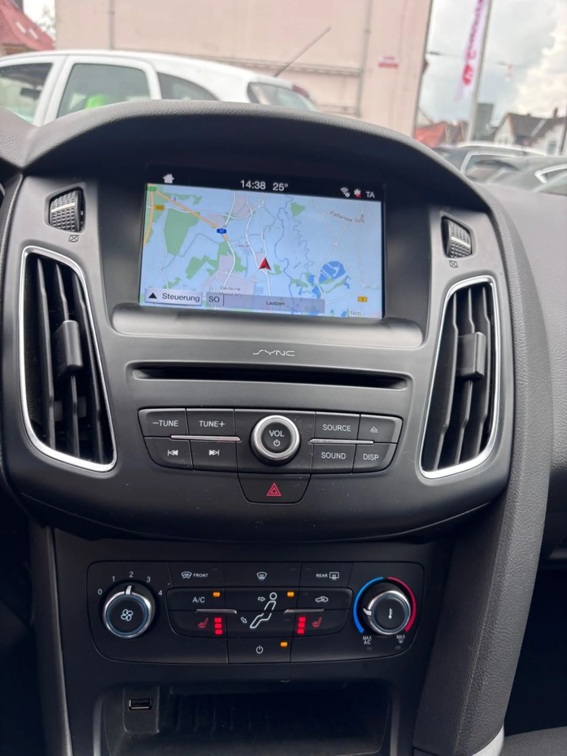 Ford Focus Turnier Business Euro6~Navi~2.Hand~PDC~SHZ — photo 15