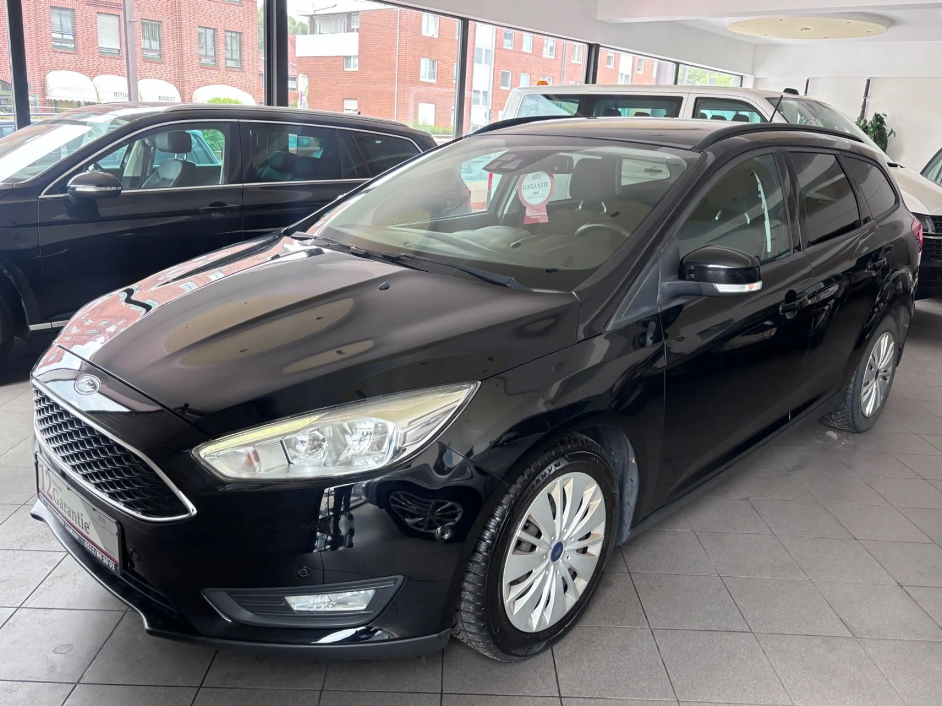 Ford Focus Turnier Business Euro6~Navi~2.Hand~PDC~SHZ — photo 2