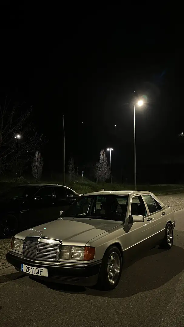 Mercedes-Benz 190 D 2.5 Turbo Gris - 1